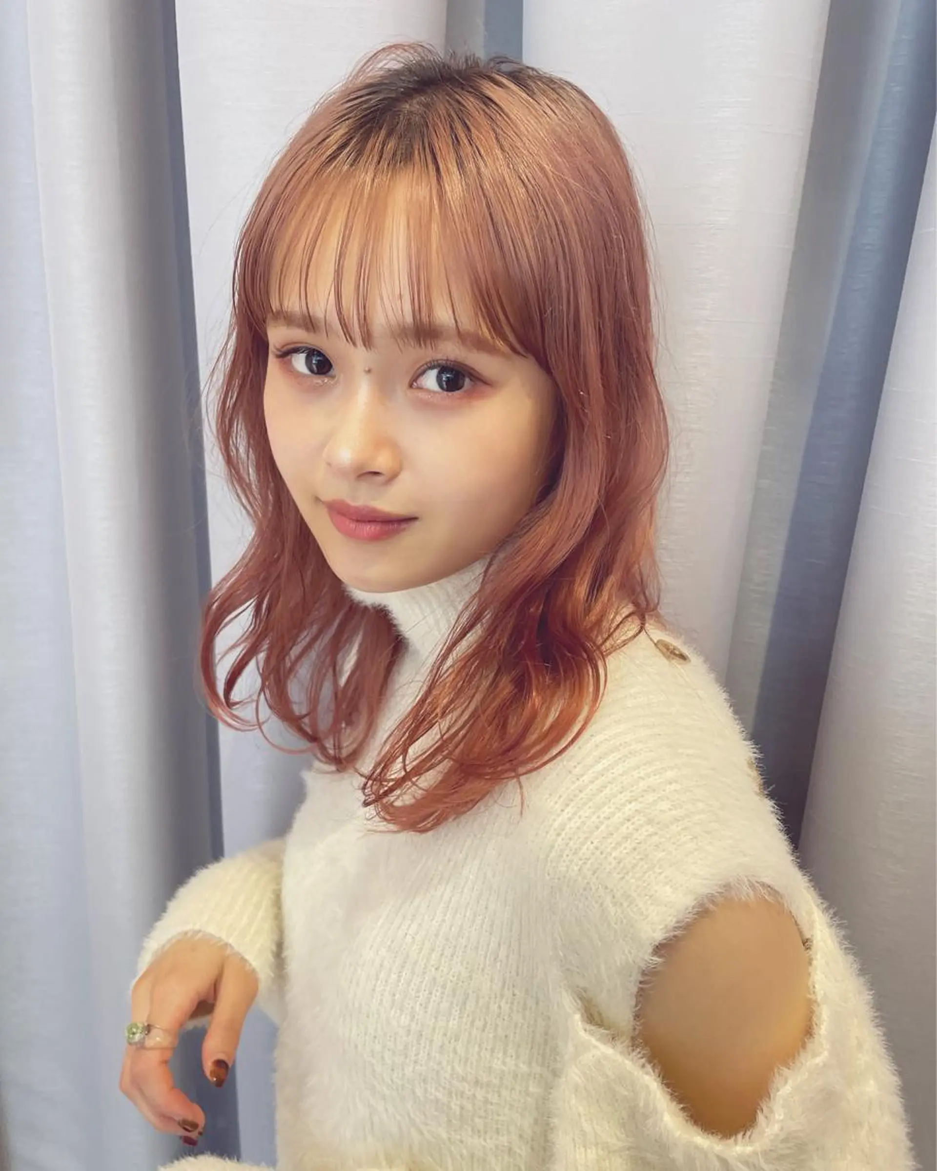 ミディアム カラー パーマ ヘアアレンジ 耳つぼ屋さん ‎🤍りりのヘアスタイル