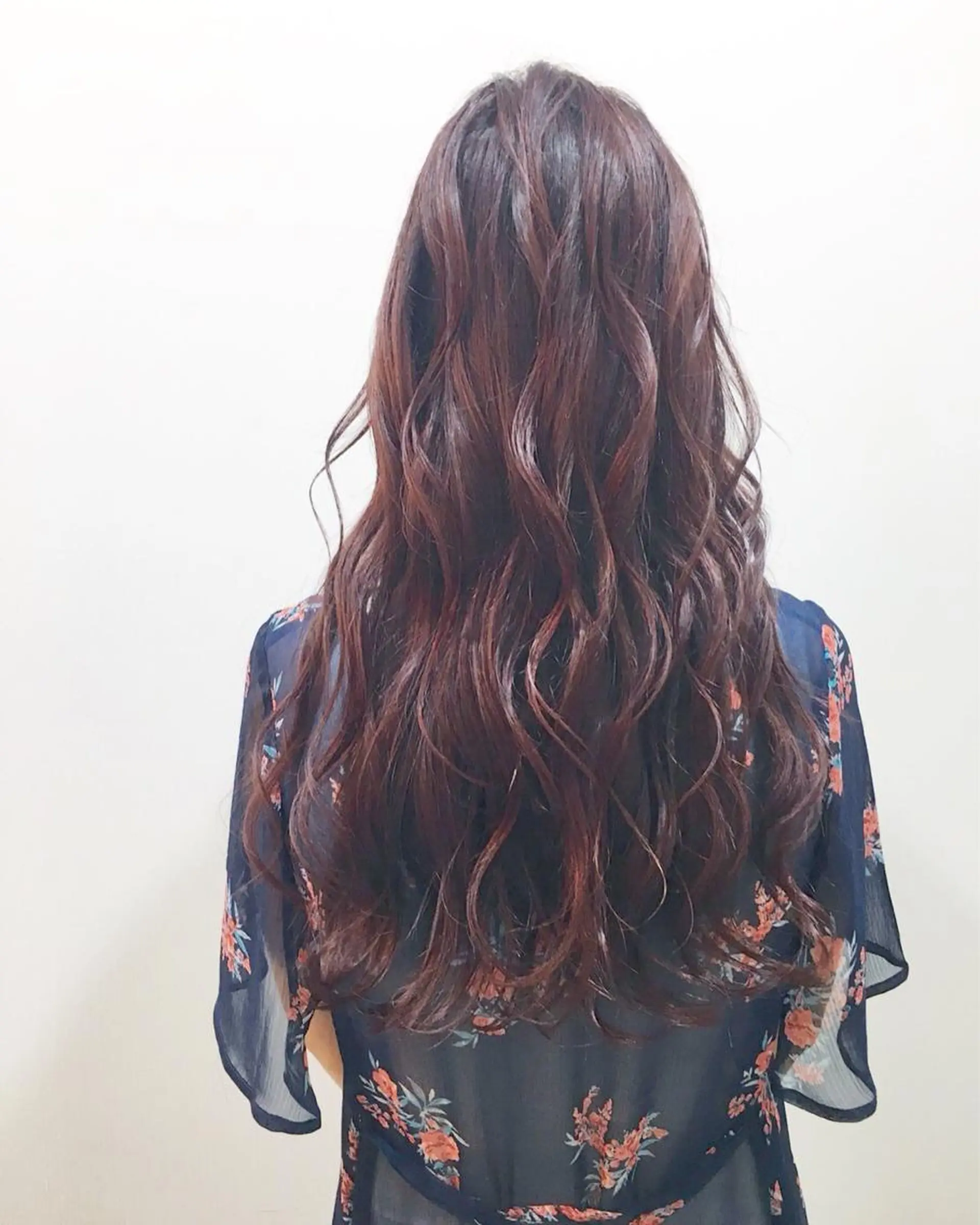 ロング カラー パーマ ヘアアレンジ テディ teddyのヘアスタイル