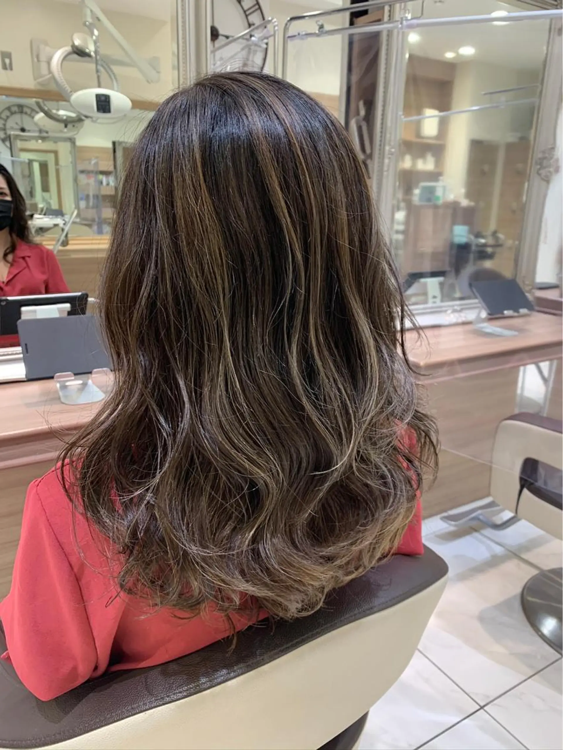 ロング カラー ヘアアレンジ 小白井 由美のヘアスタイル