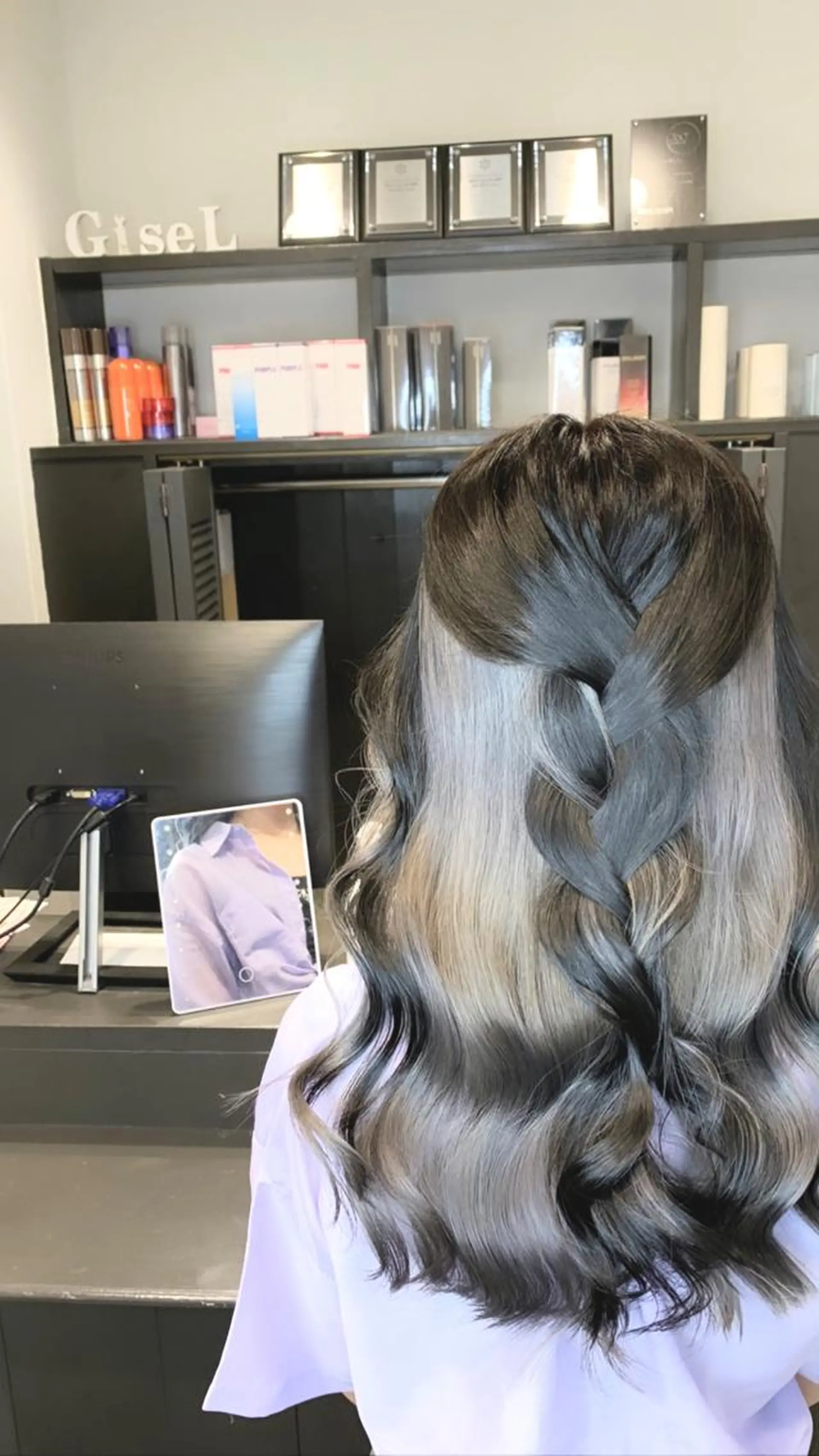 セミロング カラー インナーカラー ヘアカラー トリートメント Giselハヤシ ケンタのヘアスタイル