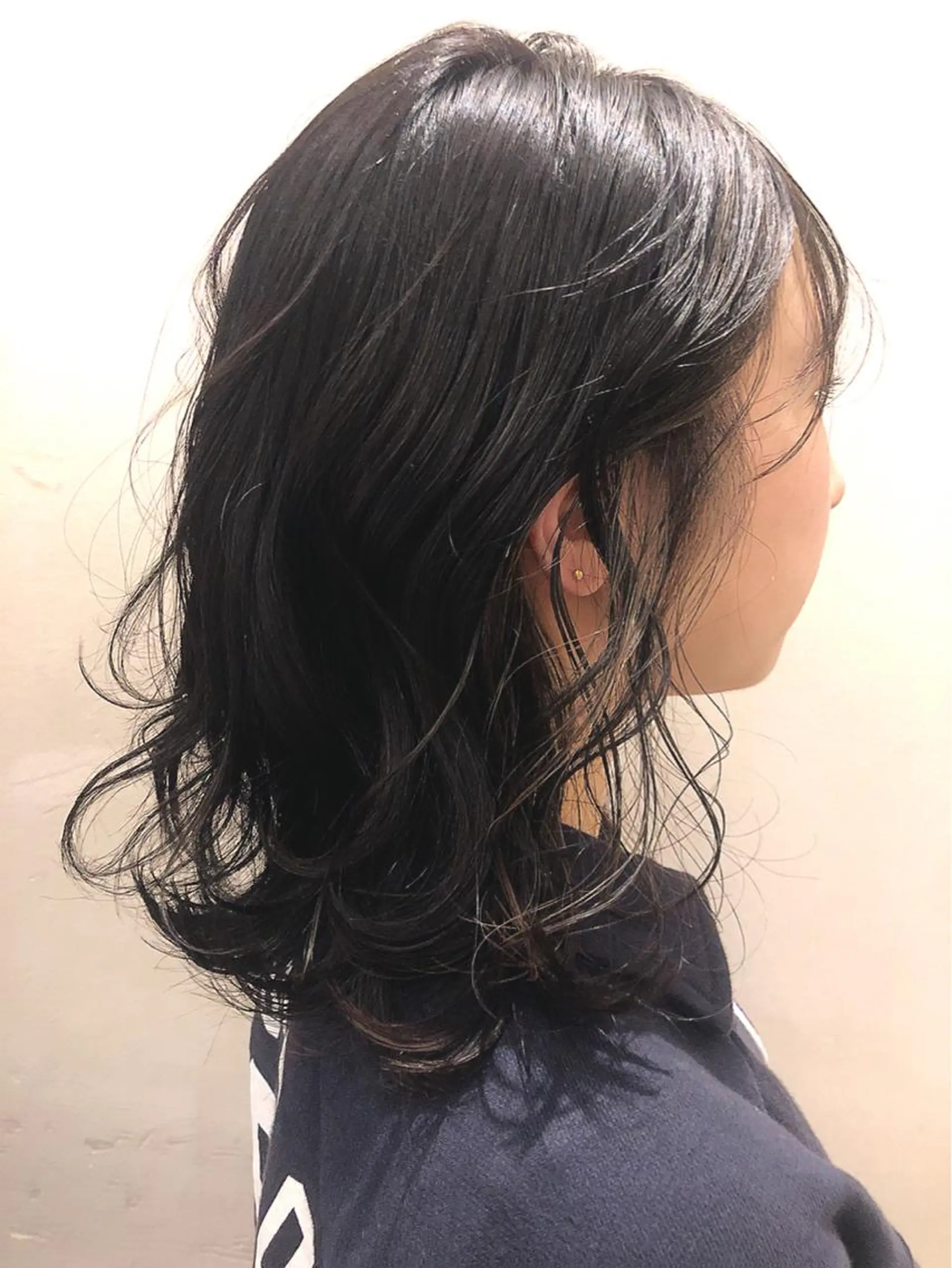 ミディアム カラー パーマ ヘアアレンジ アッシュ ベージュカラー ブリーチ ブルーカラー ニシダヒカリ🌙 髪質改善×似合わせのヘアスタイル