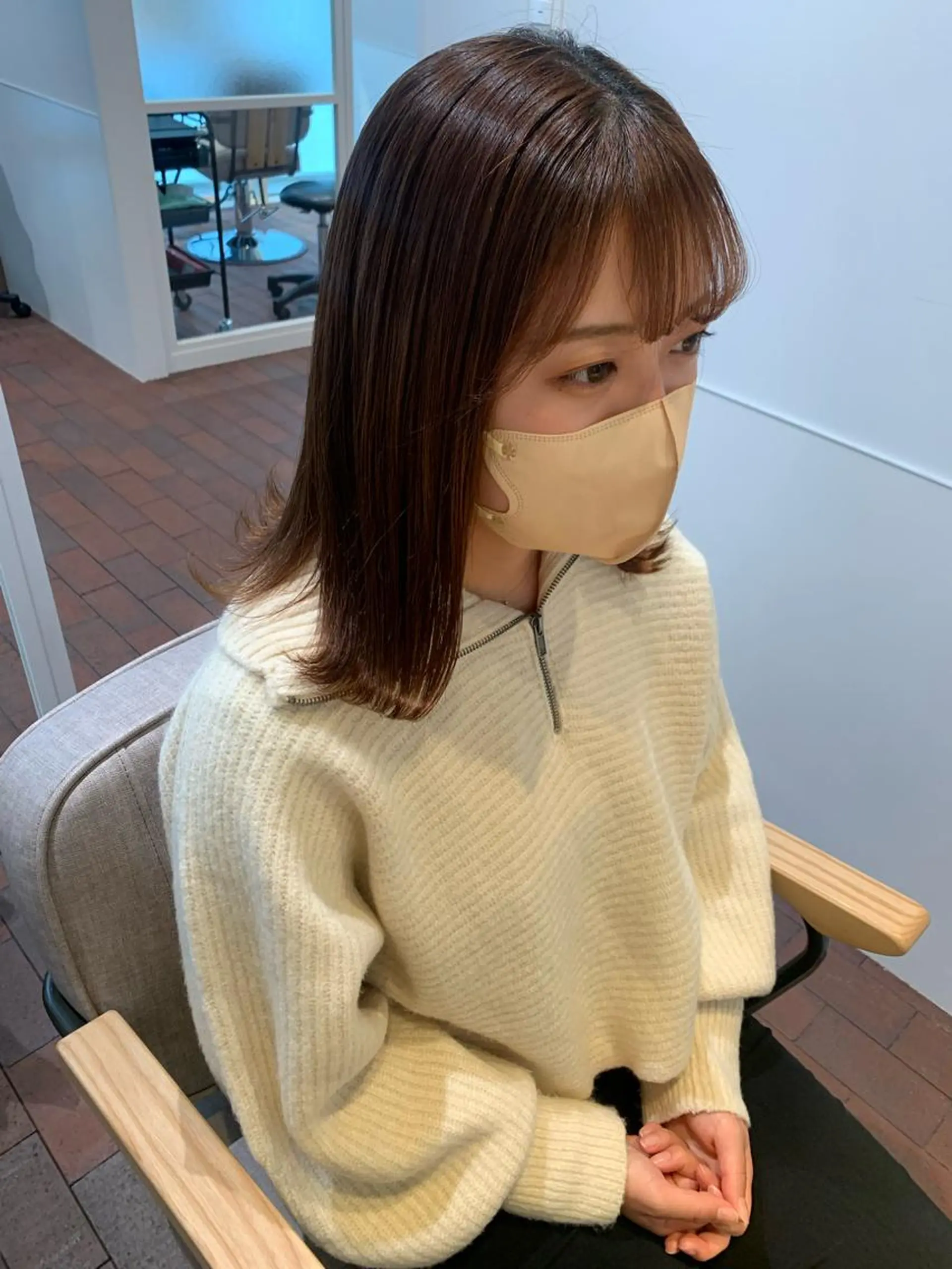 セミロング セミロングパーマ 片岡 由依のヘアスタイル