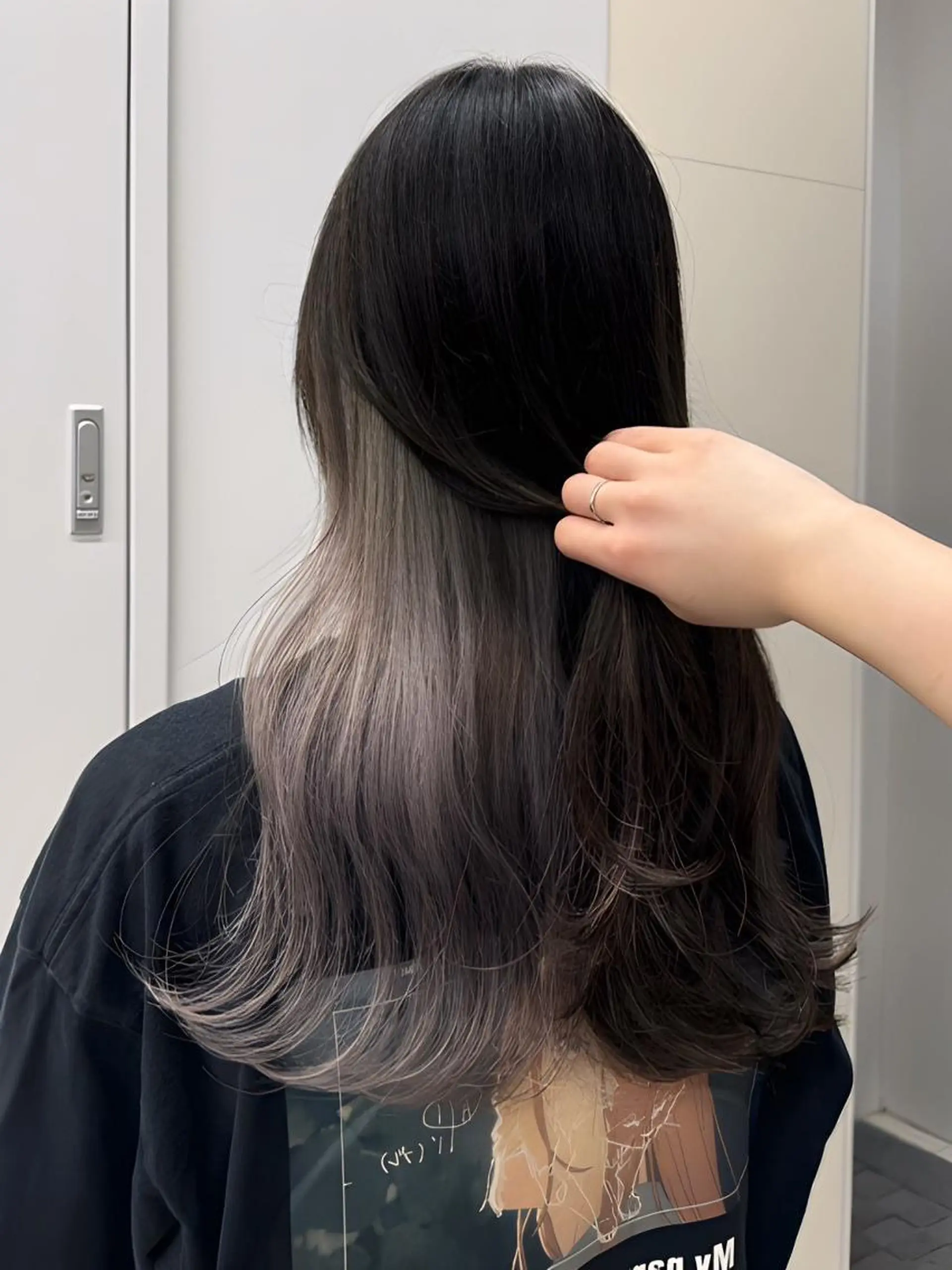 ロング カラー アディクシーカラー アッシュ ブルーカラー ダークアッシュ グレージュ 【公式】amble luxe 中野のヘアスタイル