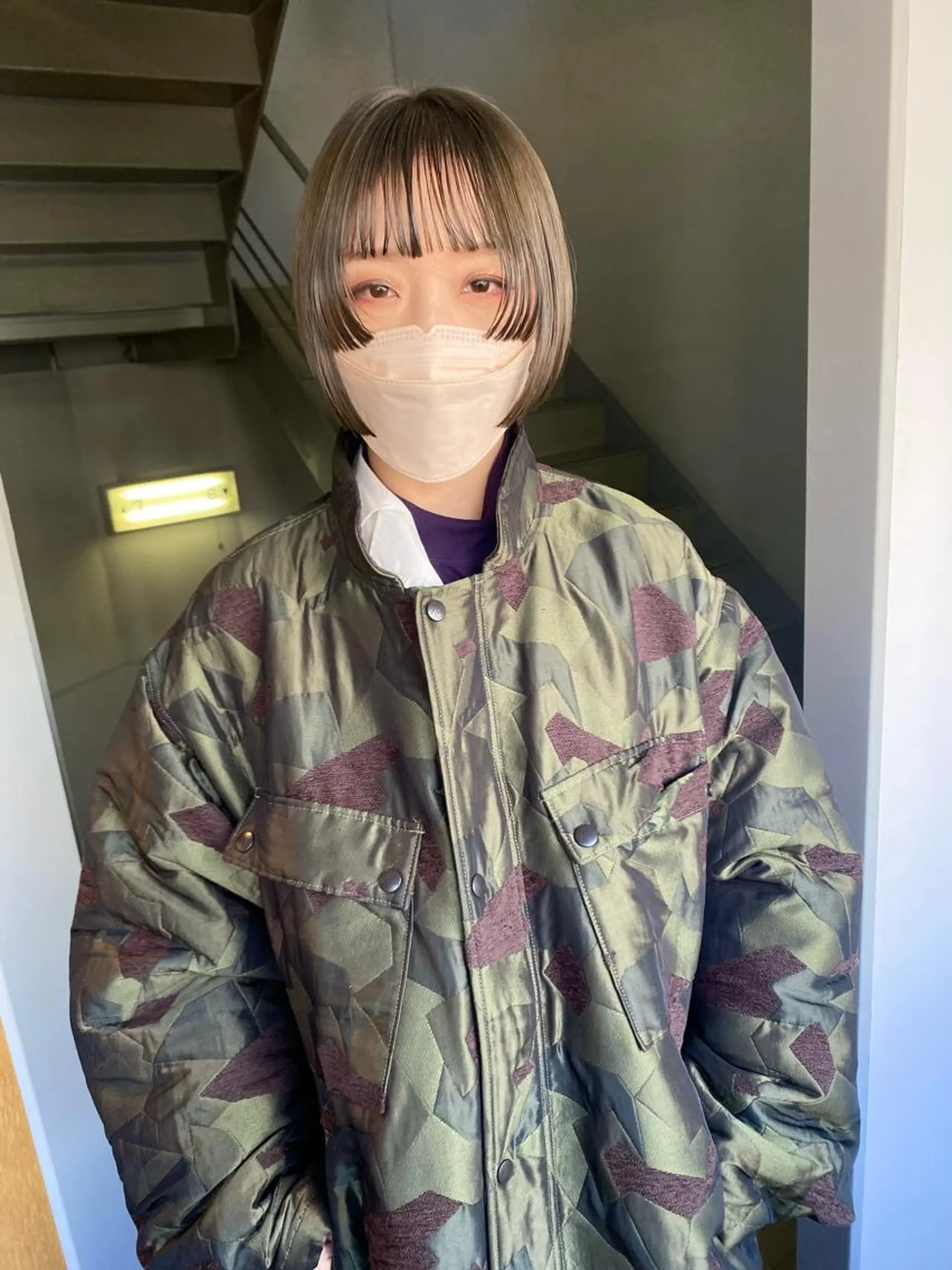 ショート カラー パーマ ヘアアレンジ デザインカラー/ボブ ブリーチカラー/ユリのヘアスタイル