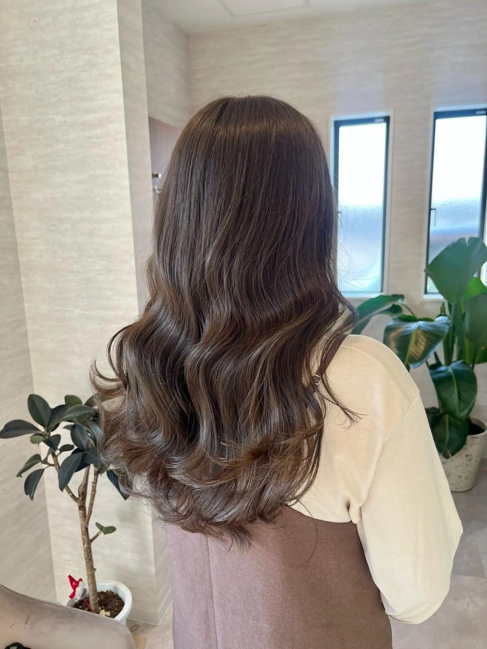 カラー グレージュ 小嶋 真滋のヘアスタイル