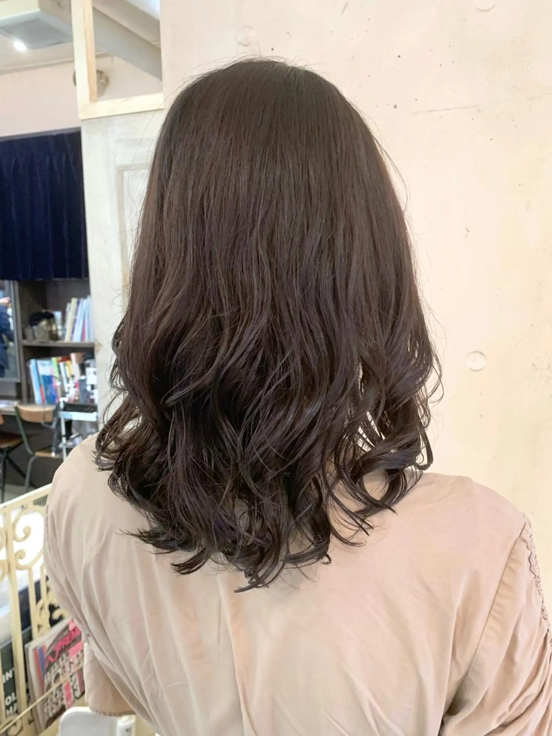 セミロング パーマ 切りっぱなしボブ セミロングパーマ ボブ ウルフカット 銀座No.1髪質改善 縮毛矯正/本木のヘアスタイル