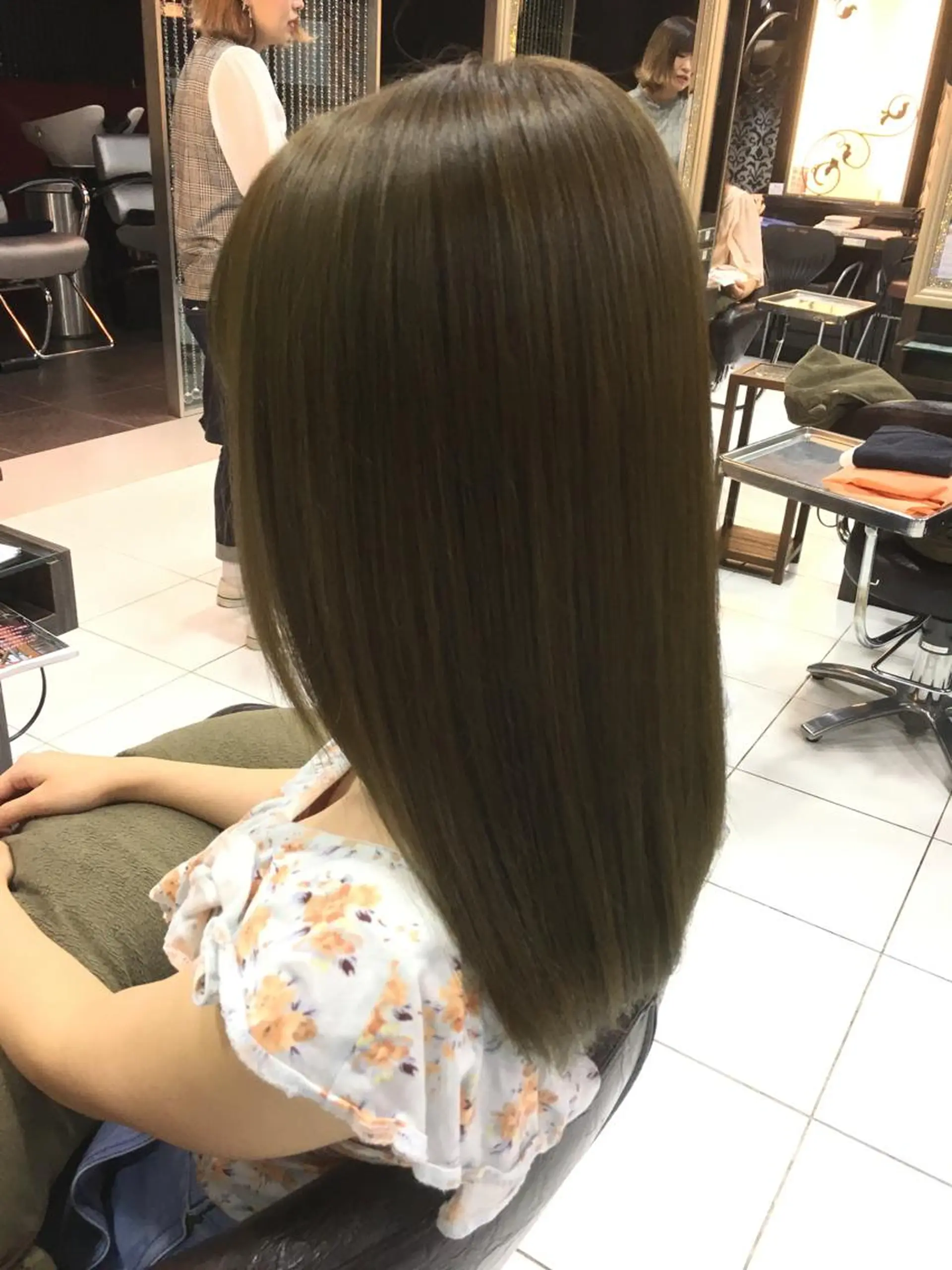 カラー ブルーカラー ブルージュ トップスタイリスト 小澤純一のヘアスタイル