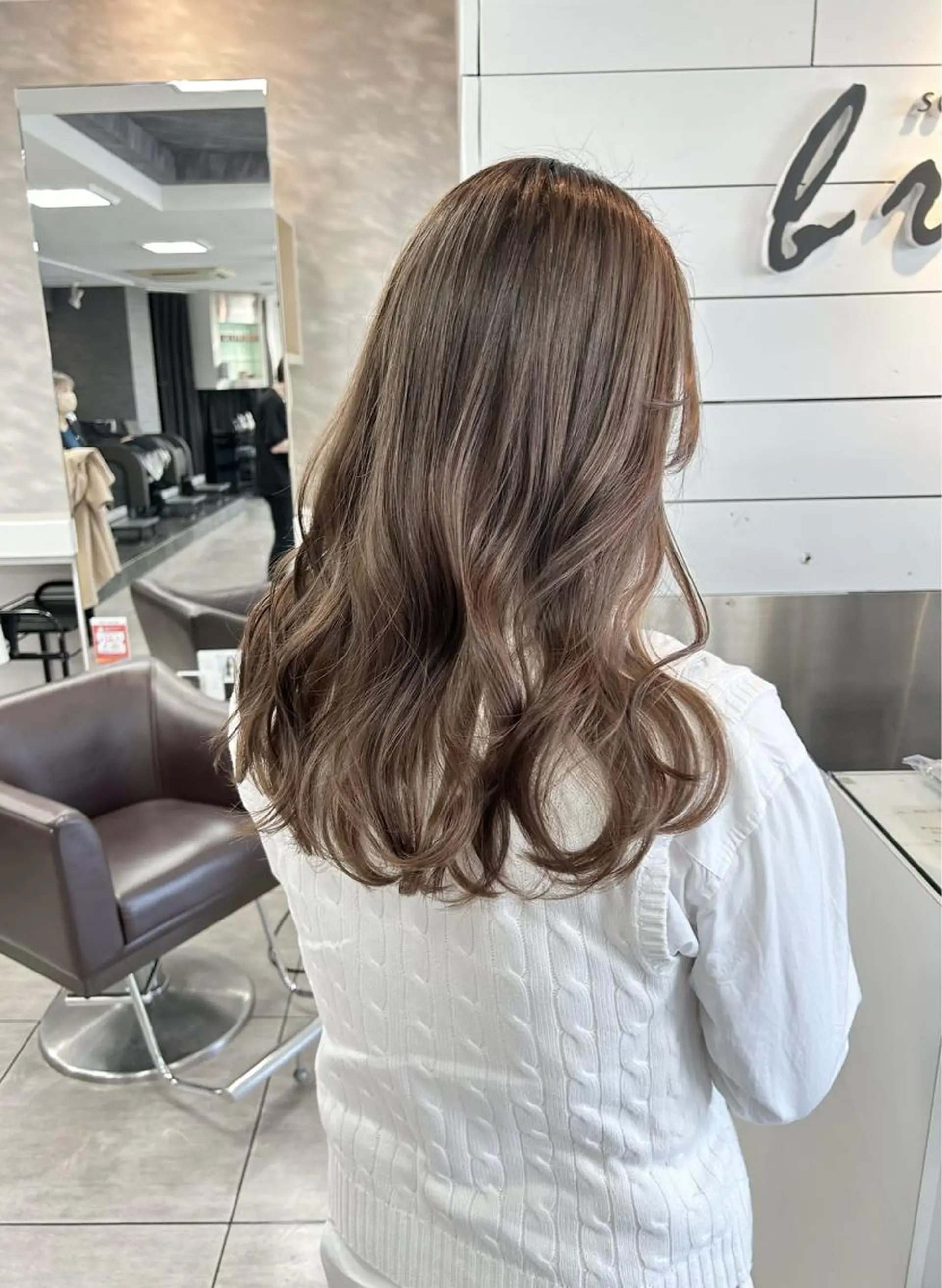 セミロング カット ヘアカラー 🫧艶髪カラー🫧 森本くるみのヘアスタイル