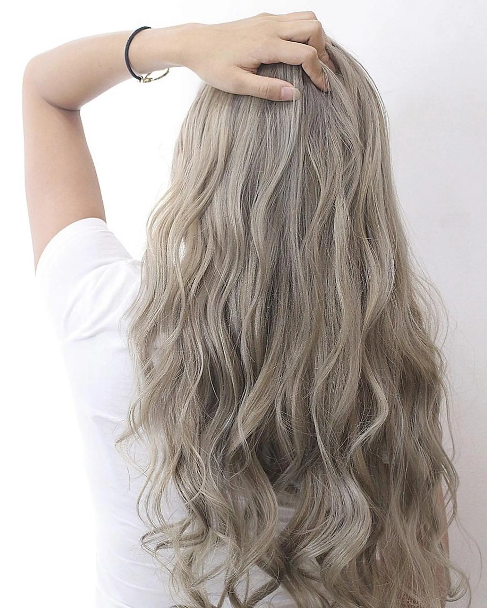 ロング カラー ヘアカラー トリートメント にしき さんのヘアスタイル