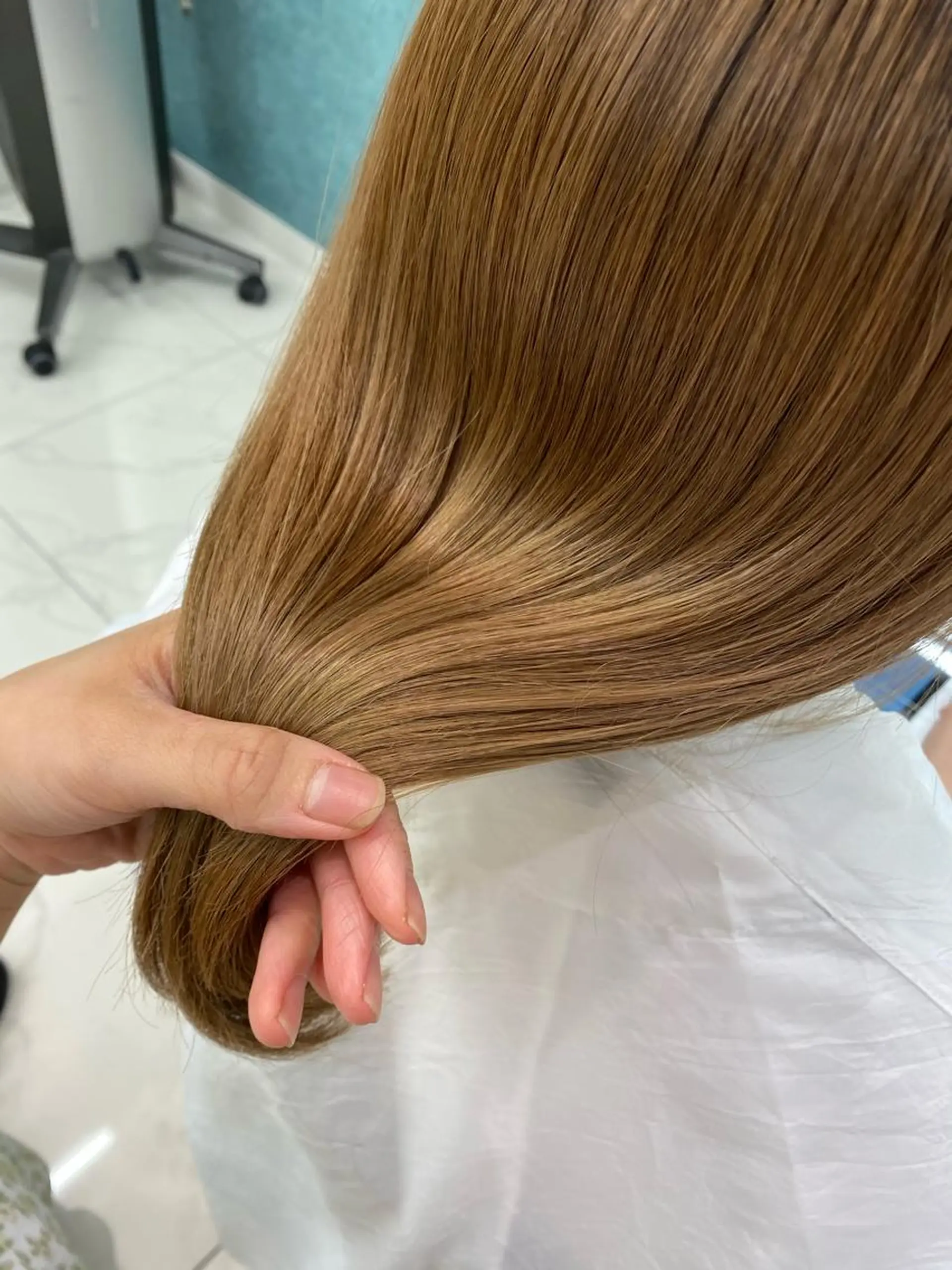 セミロング 縮毛矯正 西山梨々【5/1〜 復帰致します🌼】のヘアスタイル