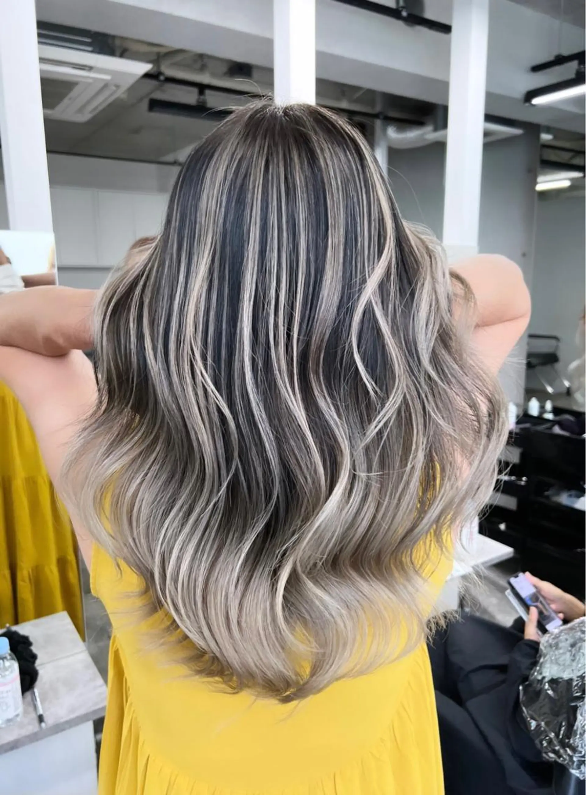 カラー 草島 友樹のヘアスタイル