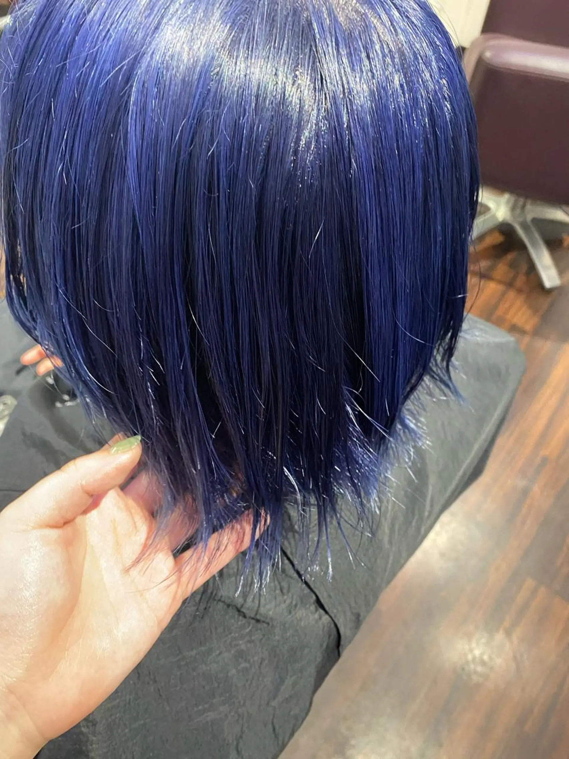 ショート パープルカラー カット ヘアカラー トリートメント 見川 ヒカルのヘアスタイル