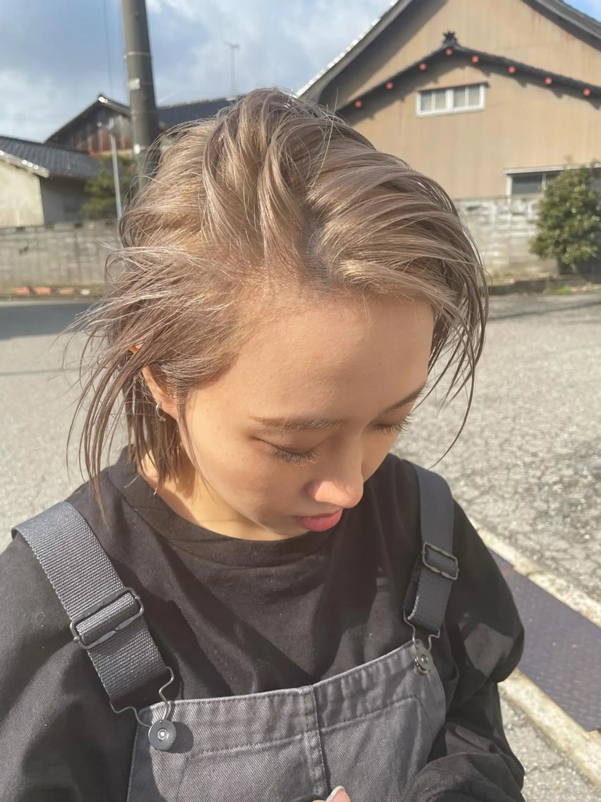 ショート カラー ブリーチ ハイトーンカラー LOBBY HIMERIのヘアスタイル