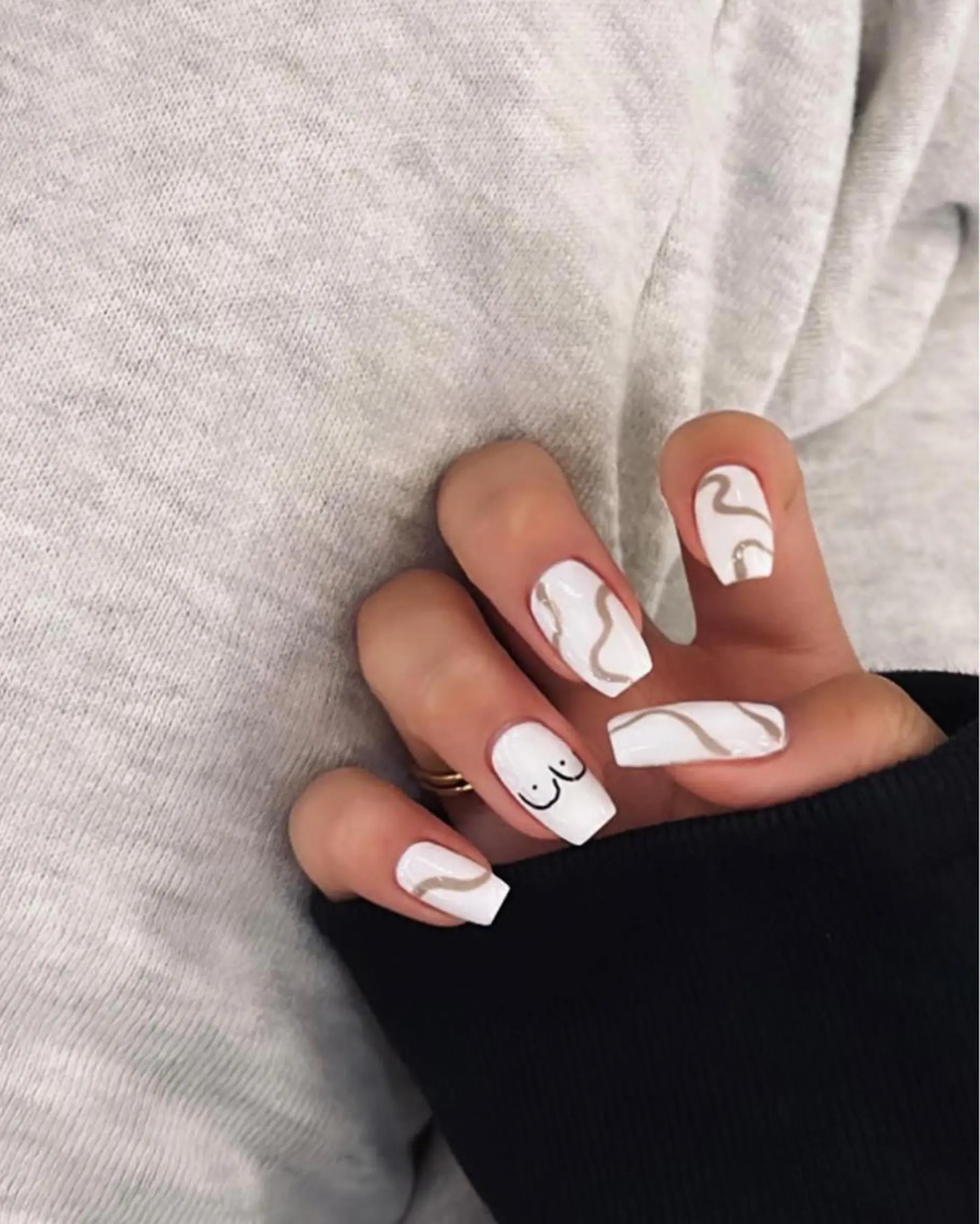 ネイル emunail あやかのネイルデザイン