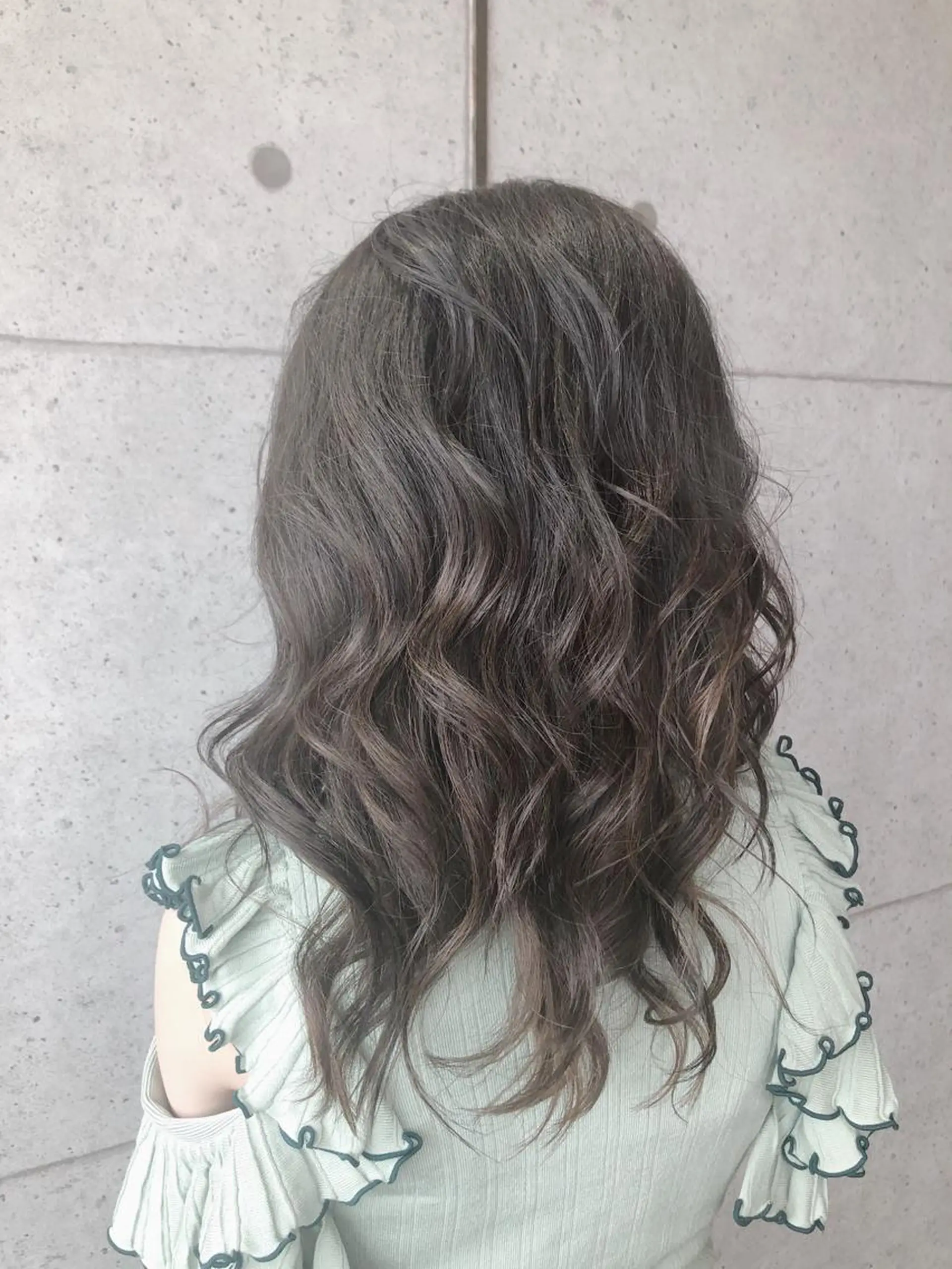 セミロング カラー 福森 みずきのヘアスタイル