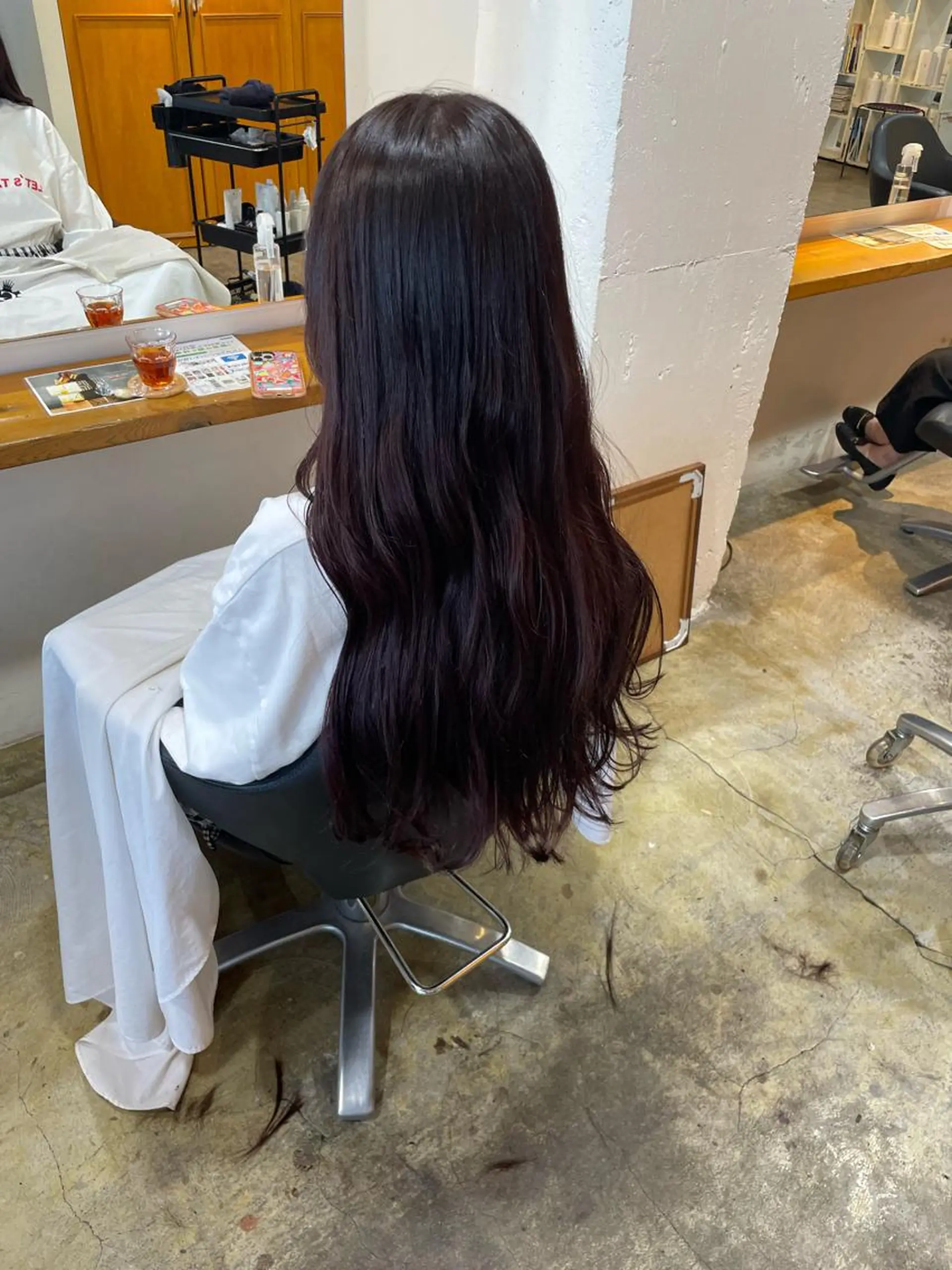 ロング カラー パープルカラー カット ヘアカラー トリートメント MIOベージュカラー 柔らかいカラーのヘアスタイル