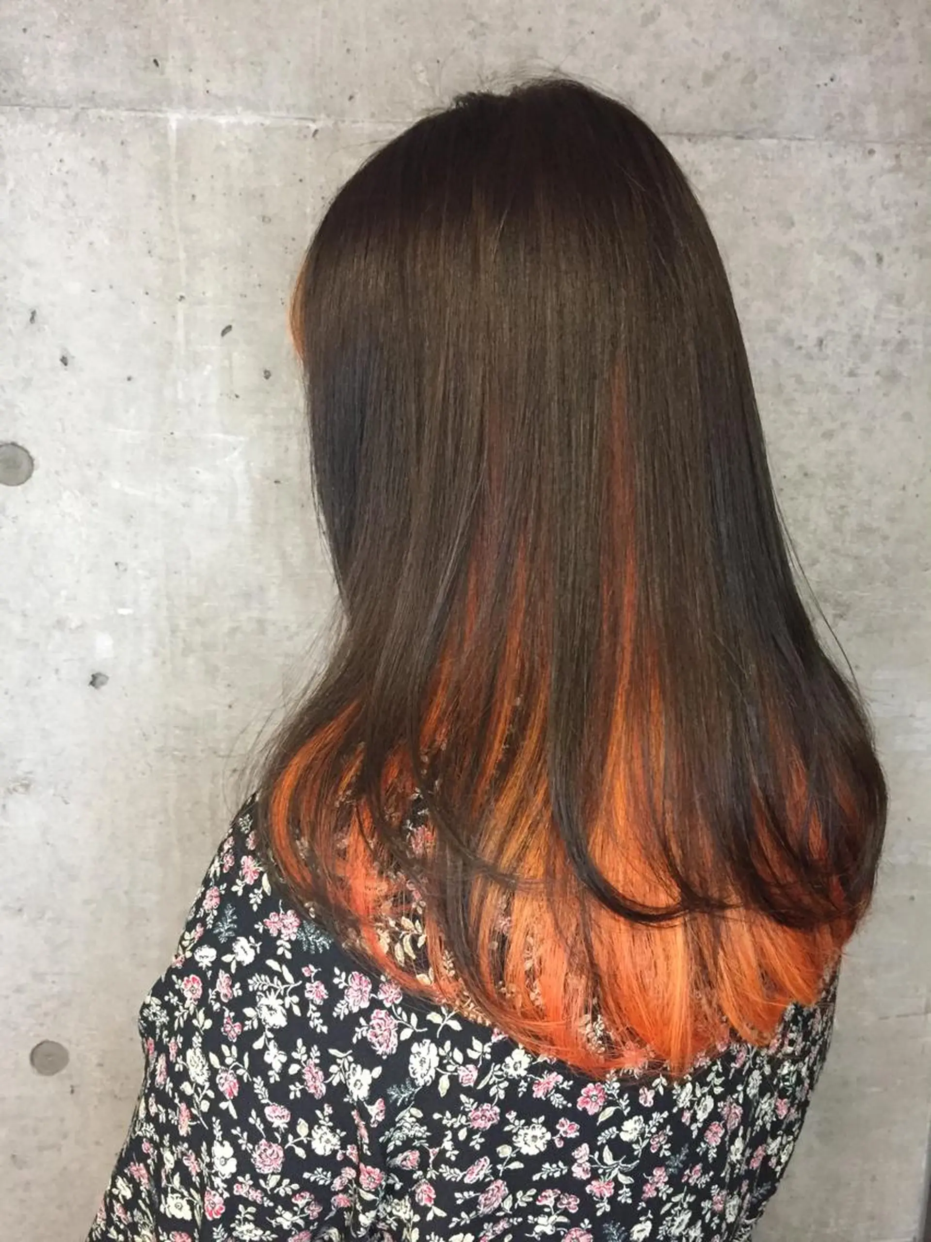 セミロング カラー オレンジ ヘアカラー 大栗 佑也  髪質改善のヘアスタイル