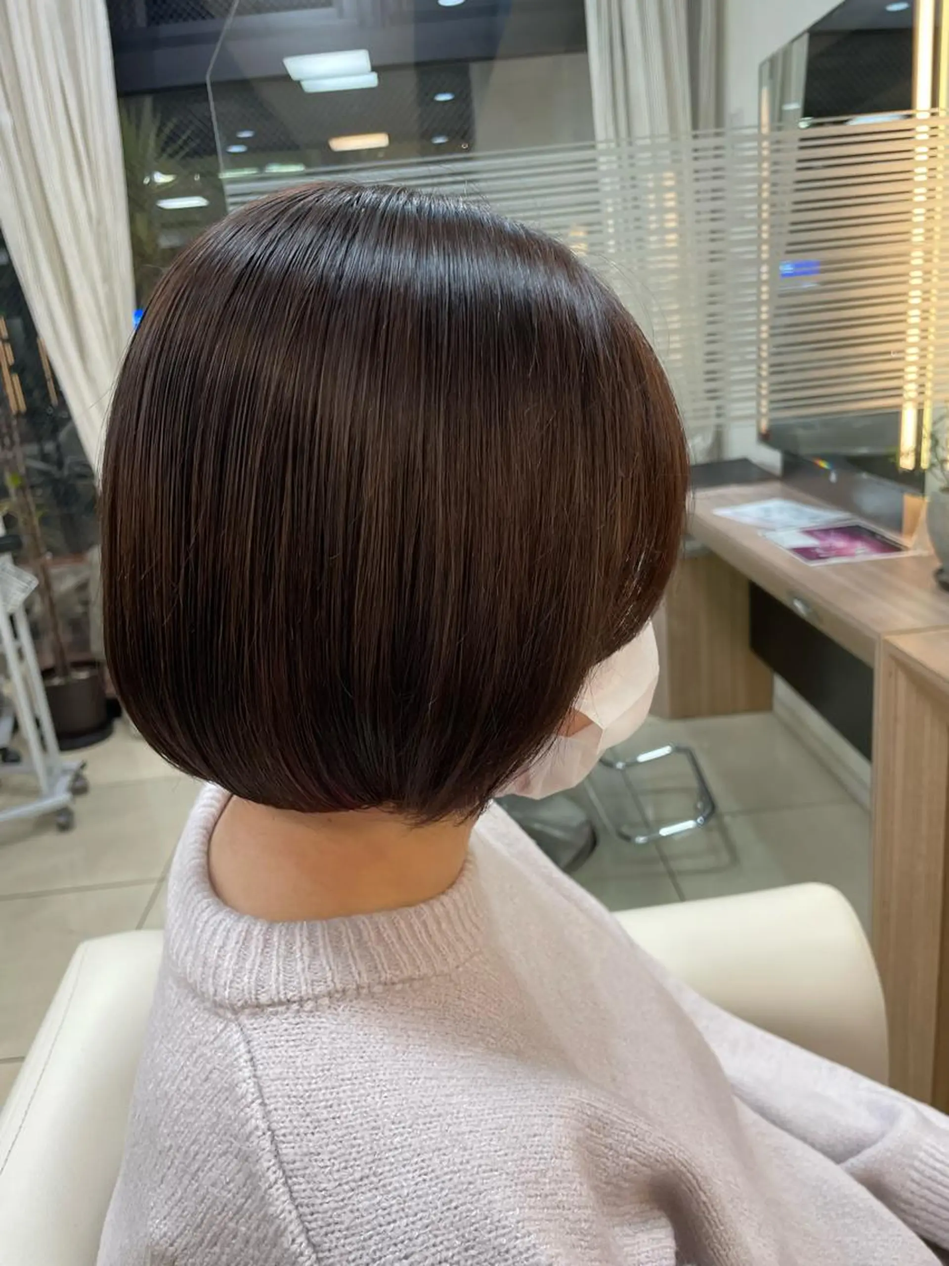 ミディアム カラー ハイトーン/レイヤー 似合わせ・ユキノのヘアスタイル