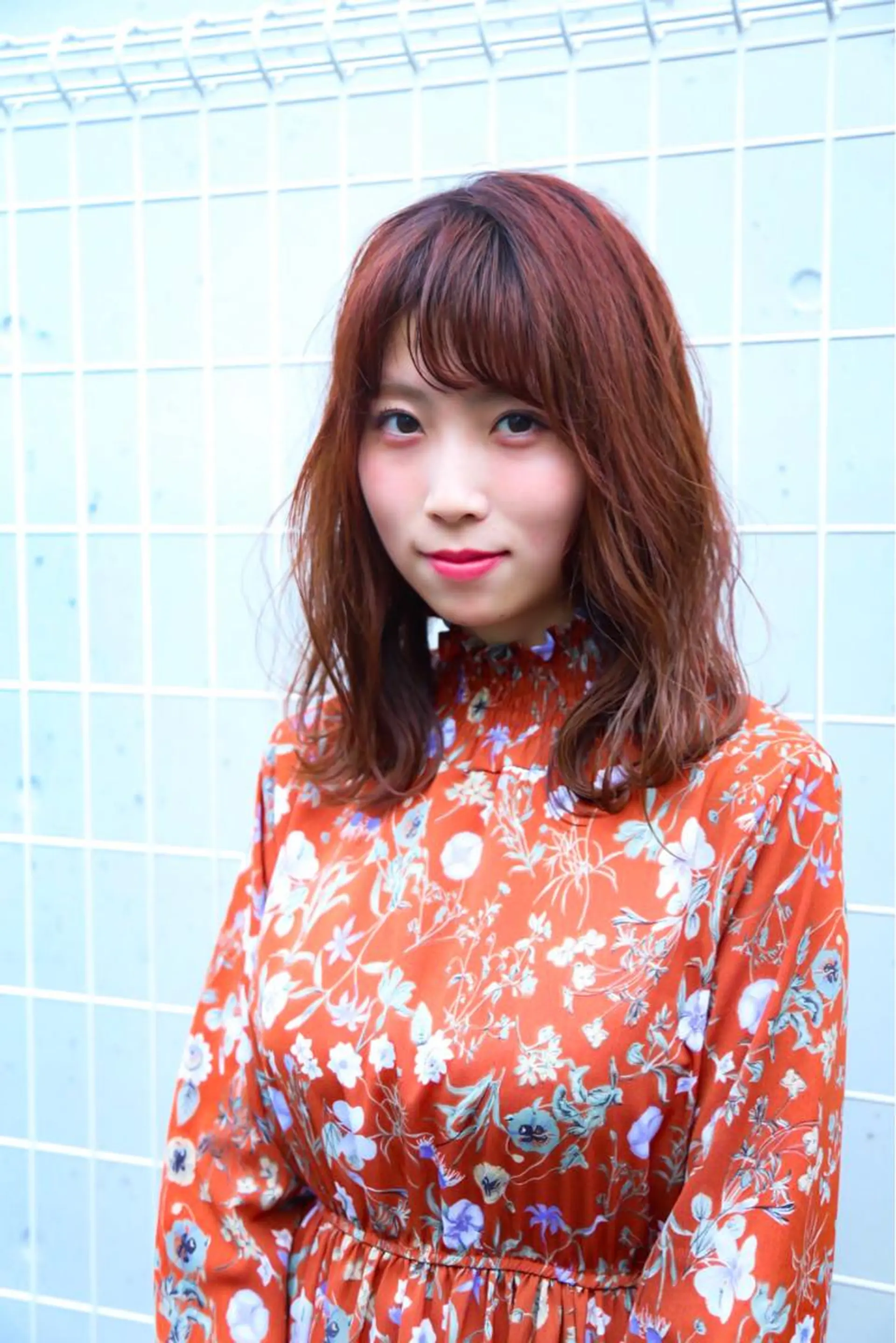 セミロング TAI透明カラー 柔らかい縮毛矯正のヘアスタイル