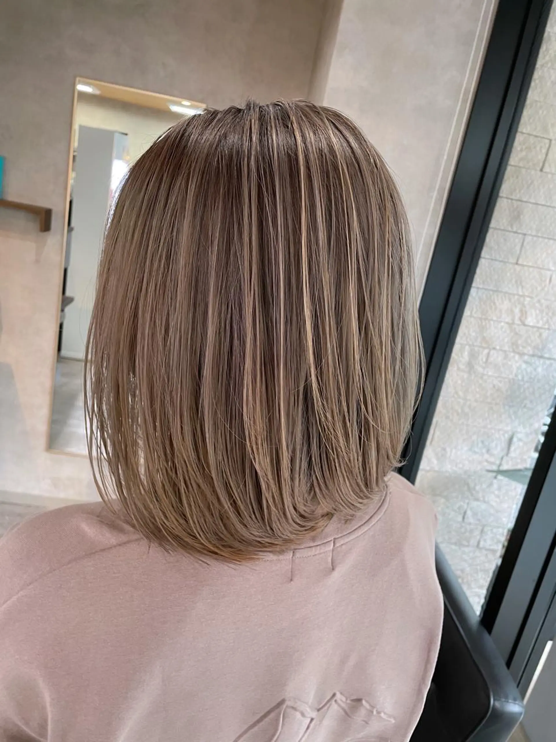 ミディアム アッシュ ハイライト レイヤーカット ウルフカット ヘアカラー トリートメント RIENS♡xrea 山本優舞のヘアスタイル