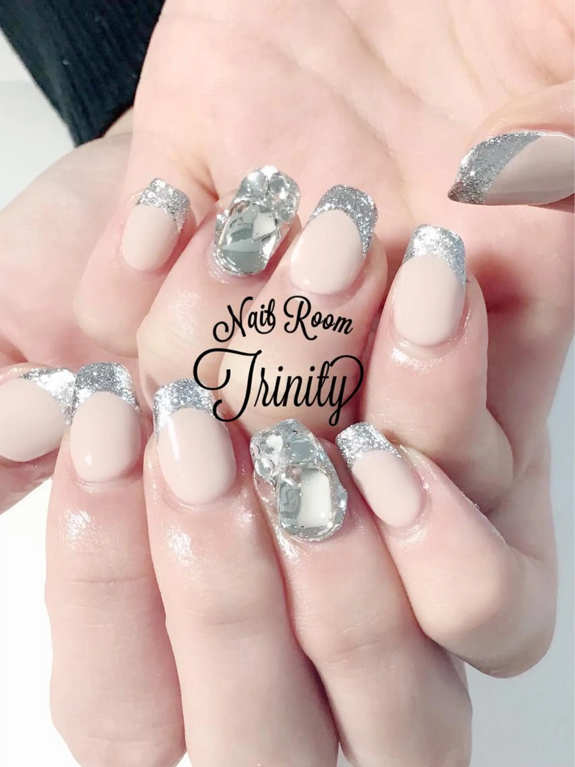 ネイル ハンドネイル Trinity ネイリストスタッフのネイルデザイン