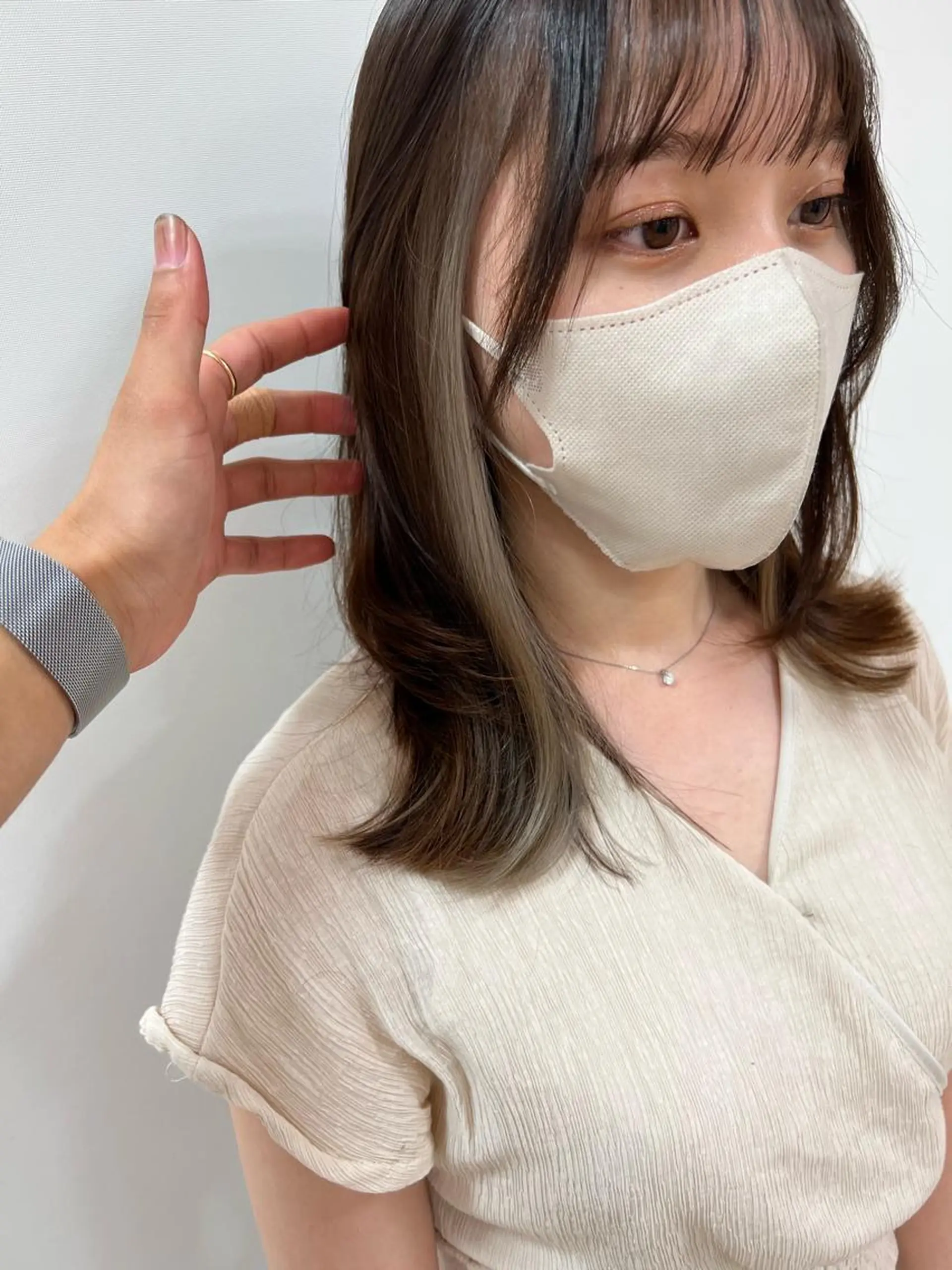 セミロング カラー カット ヘアカラー トリートメント ヘアセット ハイトーン/ウルフ /レイヤー/坂野幸伸のヘアスタイル