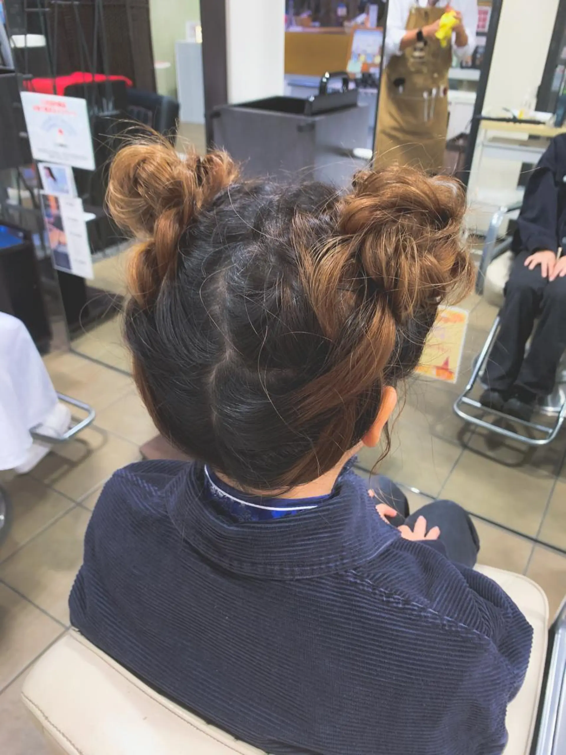 セミロング ヘアアレンジ お団子ヘア 地毛風ストレート/ 髪質改善/榎本流行のヘアスタイル