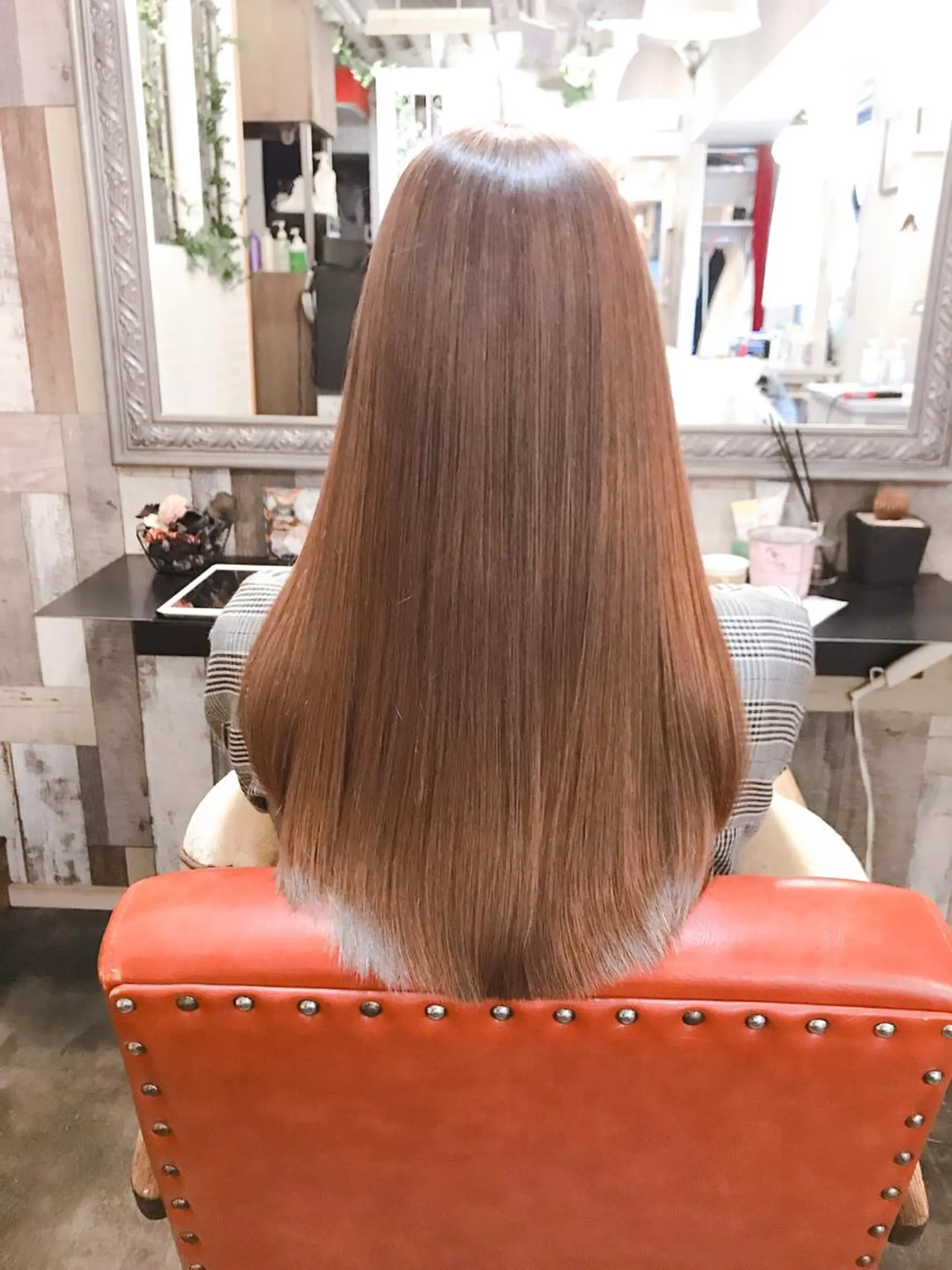 セミロング カラー ヘアアレンジ ネイル マツエク・マツパ アイブロウ Chic シックのヘアスタイル