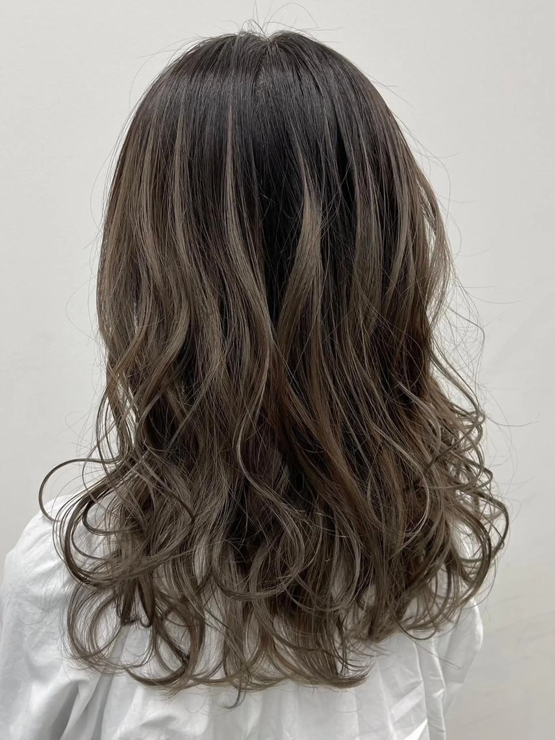 ロング ボブ ハイライト 髪質改善 韓国風ヘア 【公式】amble luxe 中野のヘアスタイル