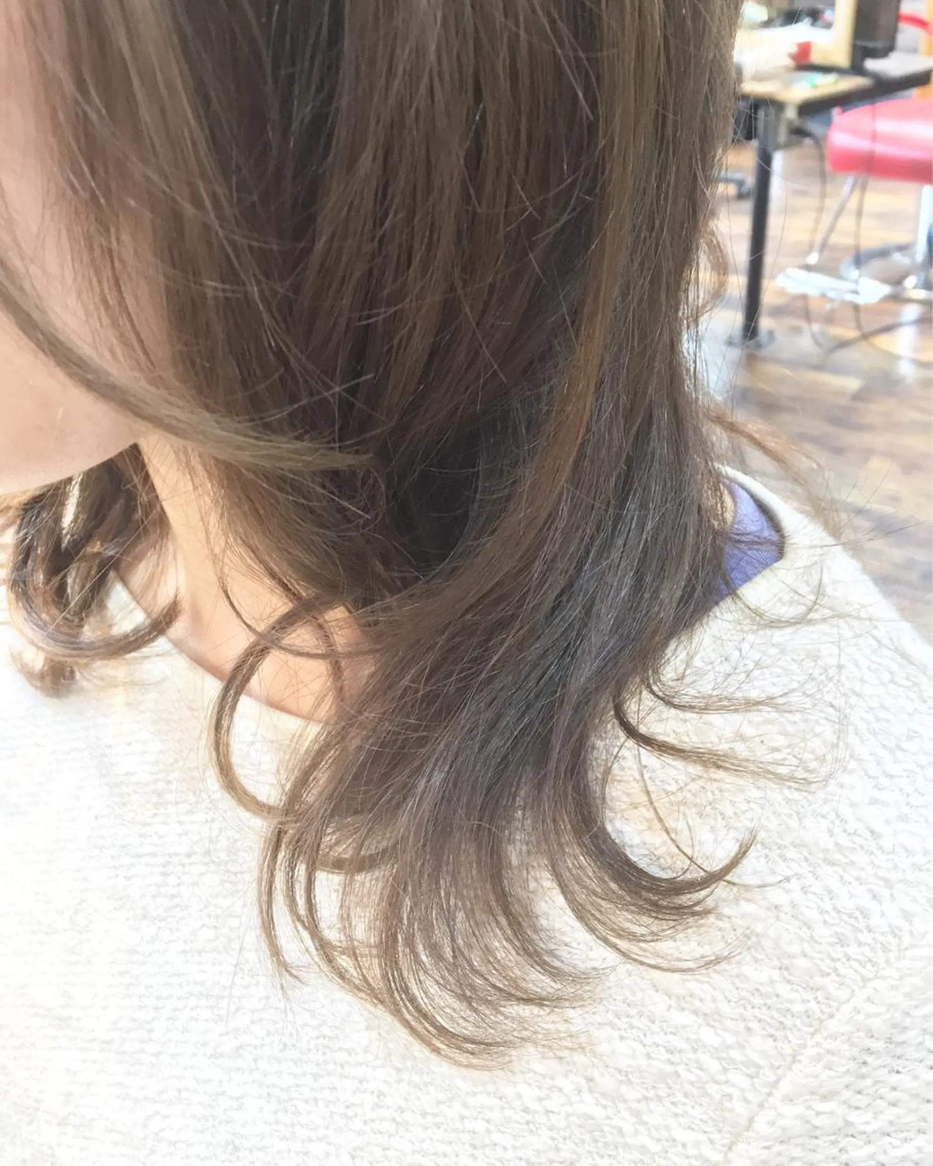 セミロング カラー ベージュカラー ブリーチ ブリーチなしカラー 川名 充✂️のヘアスタイル