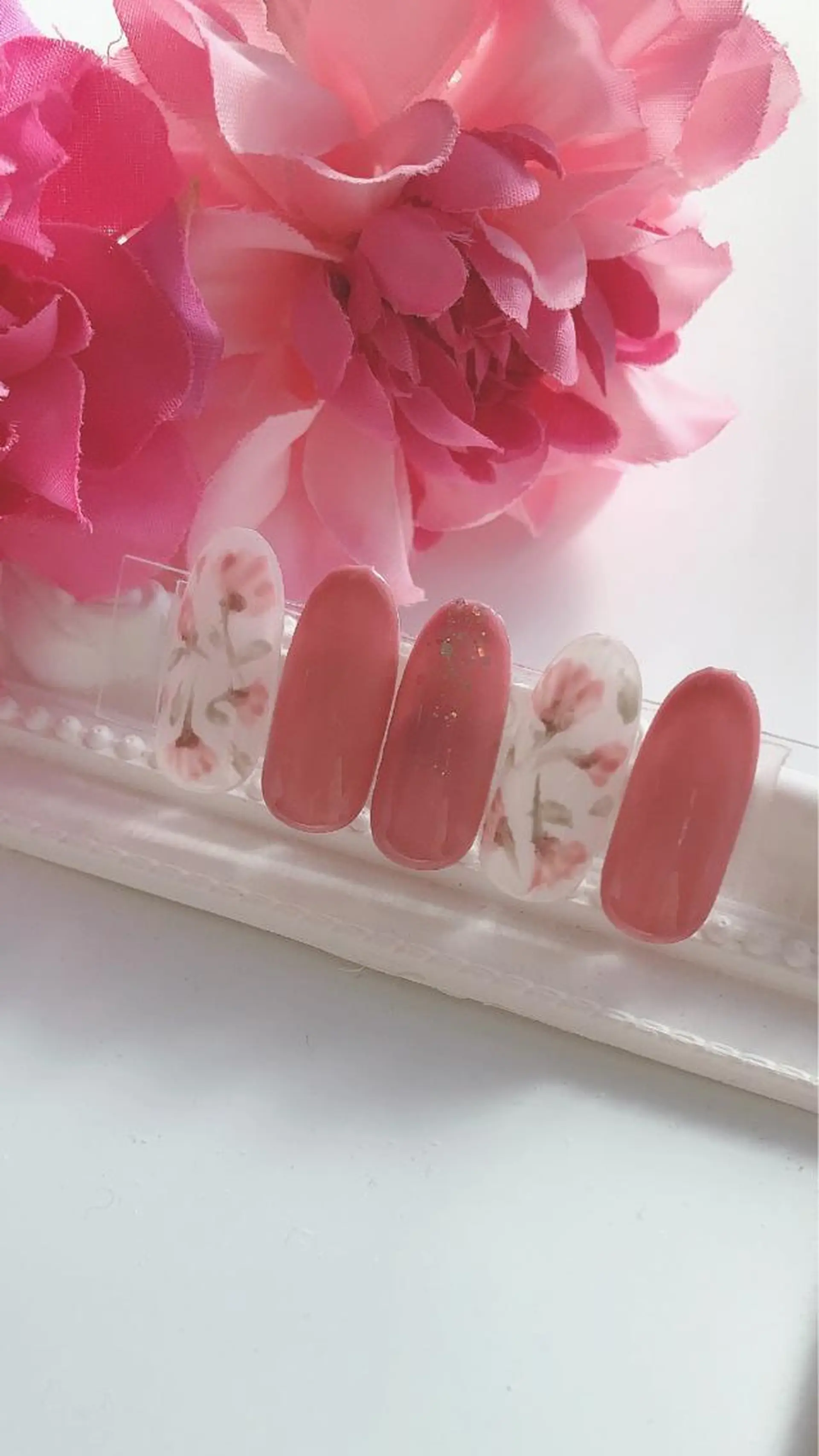 ネイル フットネイル グリーン オフィスネイル ワンカラーネイル Lily Roseスタッフ一同のマツエク・マツパデザイン