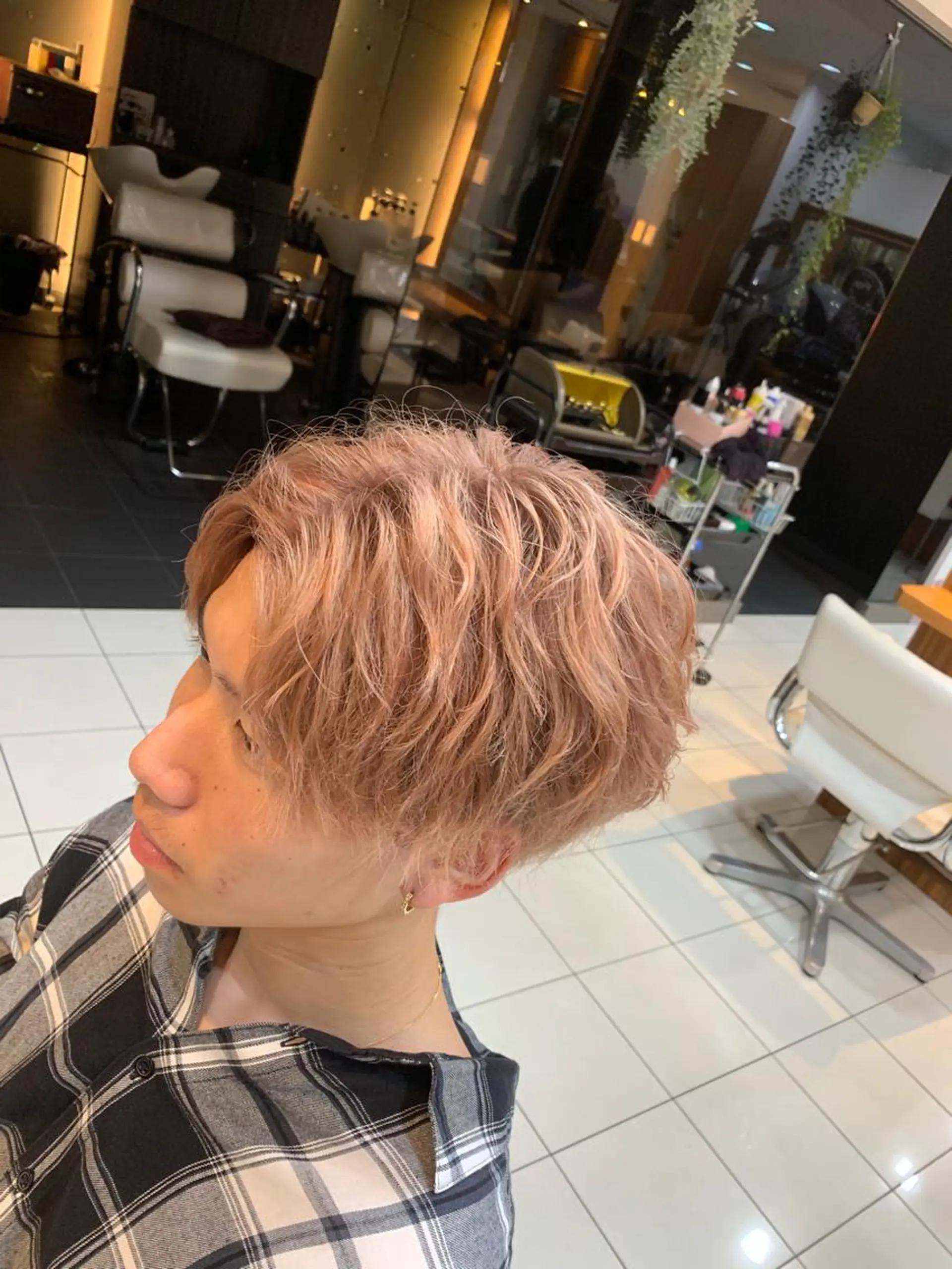 ショート カラー メンズ 白髪ぼかしハイライト 柳川拓哉のヘアスタイル