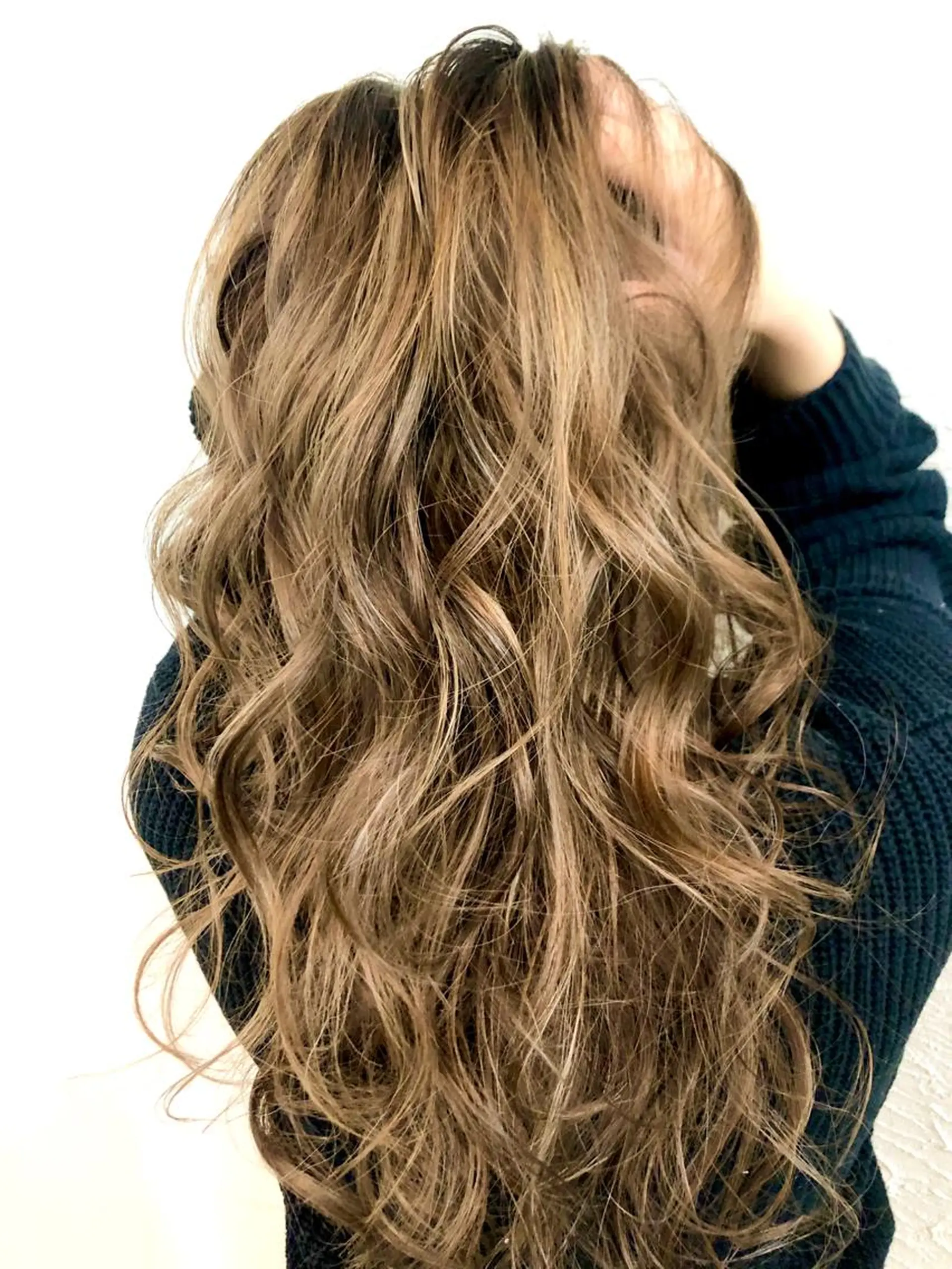 ロング ヘアカラー Lovis moa 〘国分　かな〙のヘアスタイル