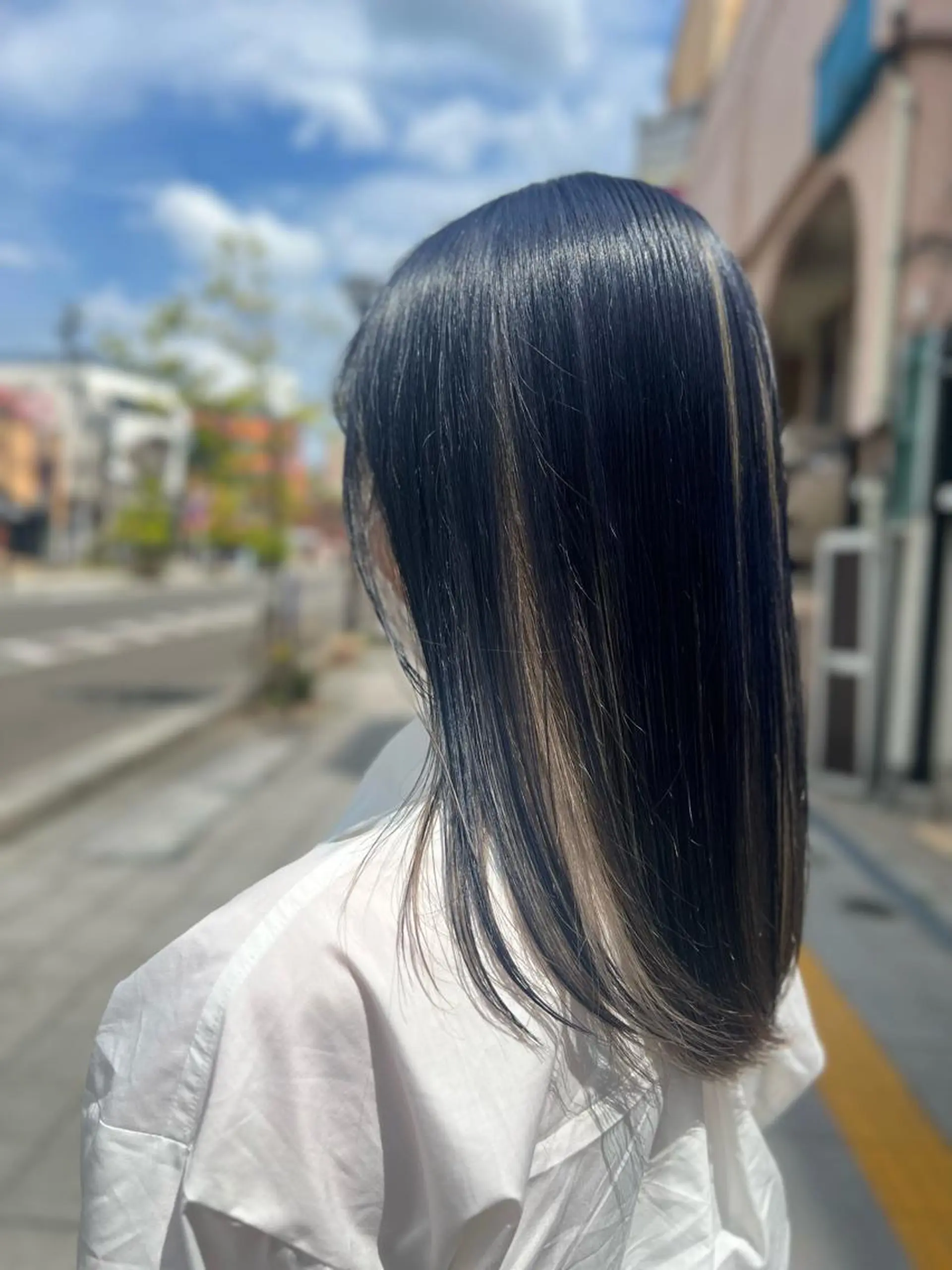 ミディアム カラー 黒髪 ブリーチ ブルーカラー ブルーブラック ラベンダーカラー 藤川 瑛梨奈のマツエク・マツパデザイン