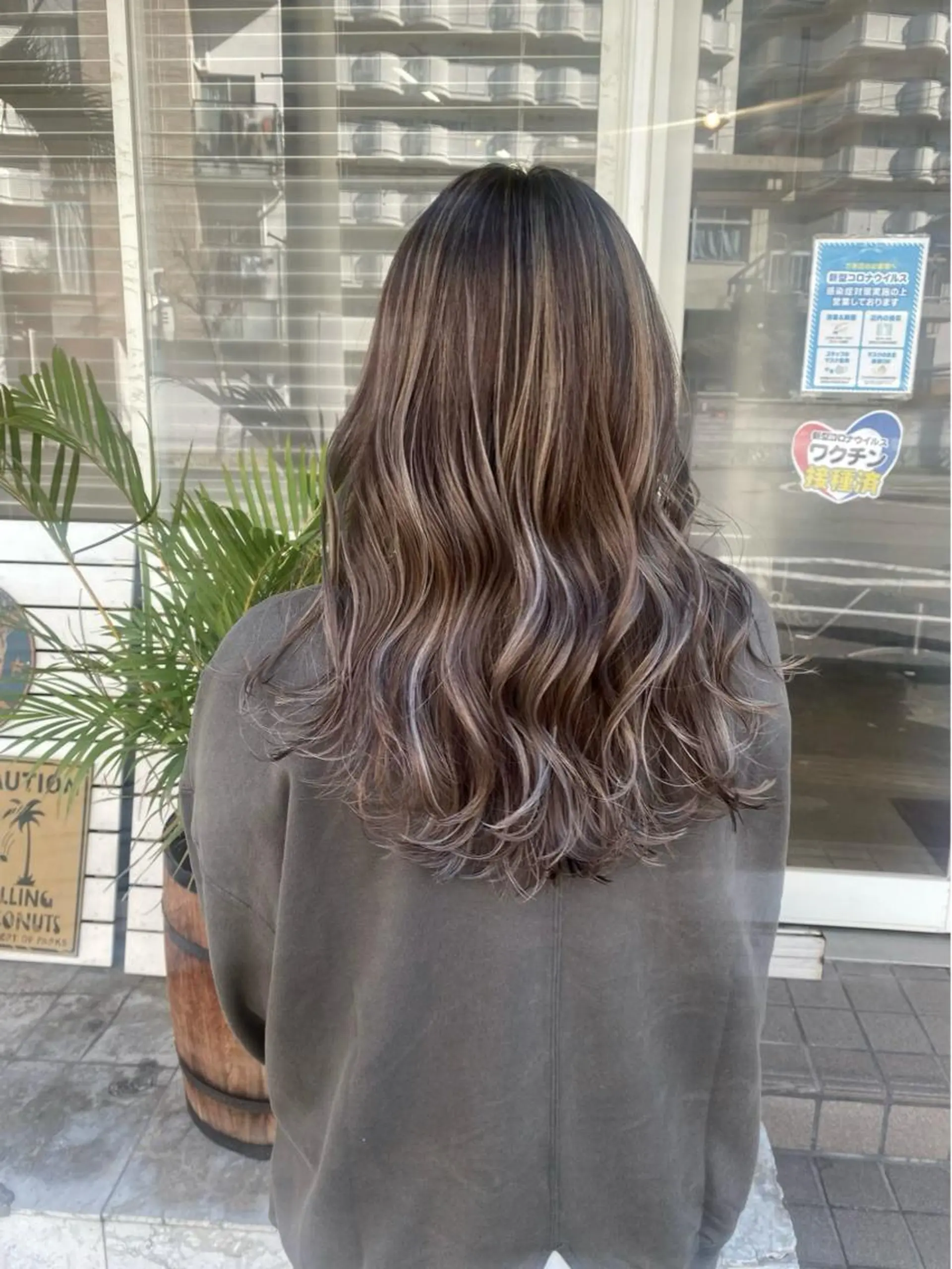 セミロング 西元 亜由美のヘアスタイル