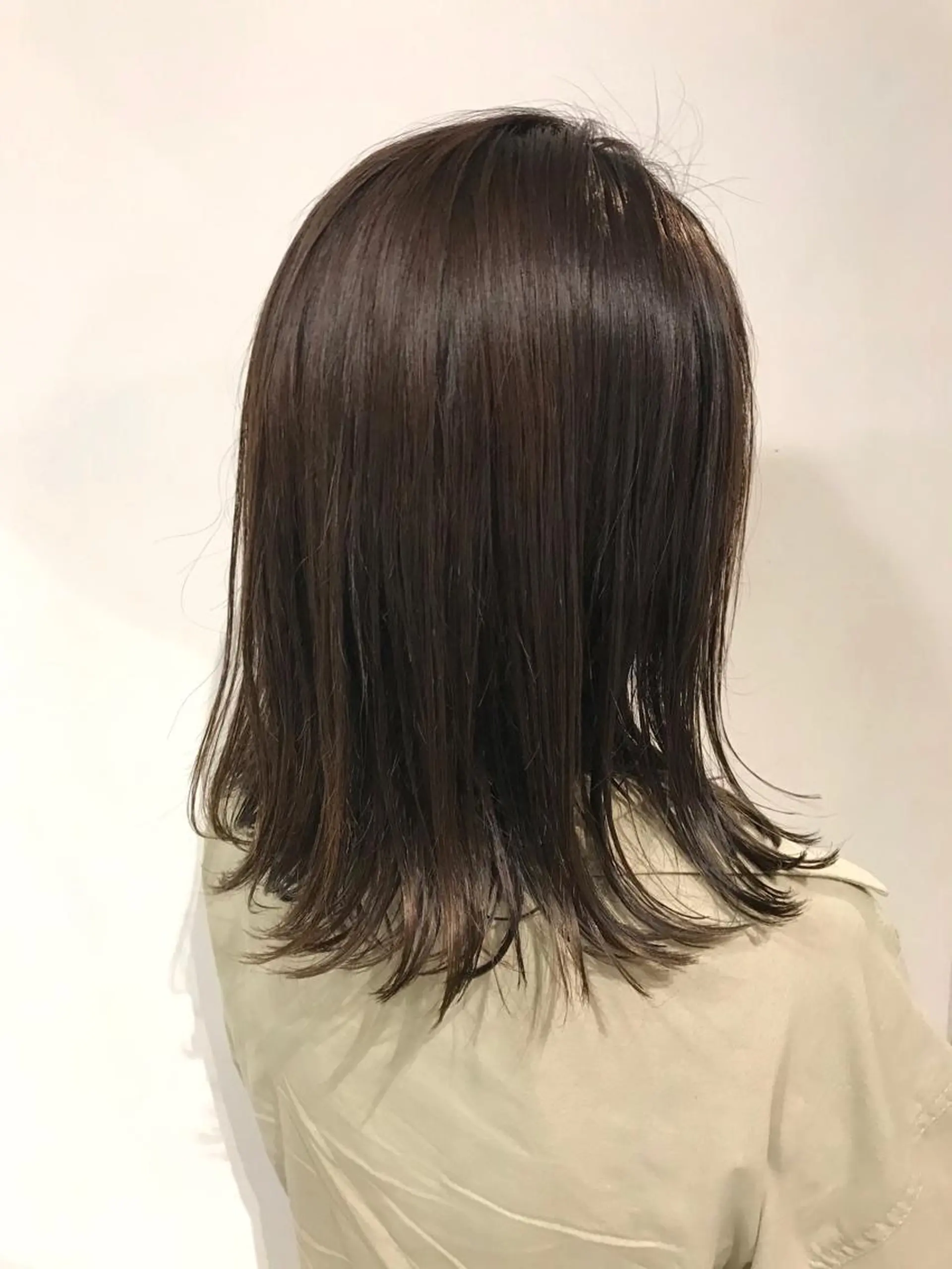 ミディアム カラー 透明感カラー グレージュ 二児のパパで店長な 戸田健治のヘアスタイル