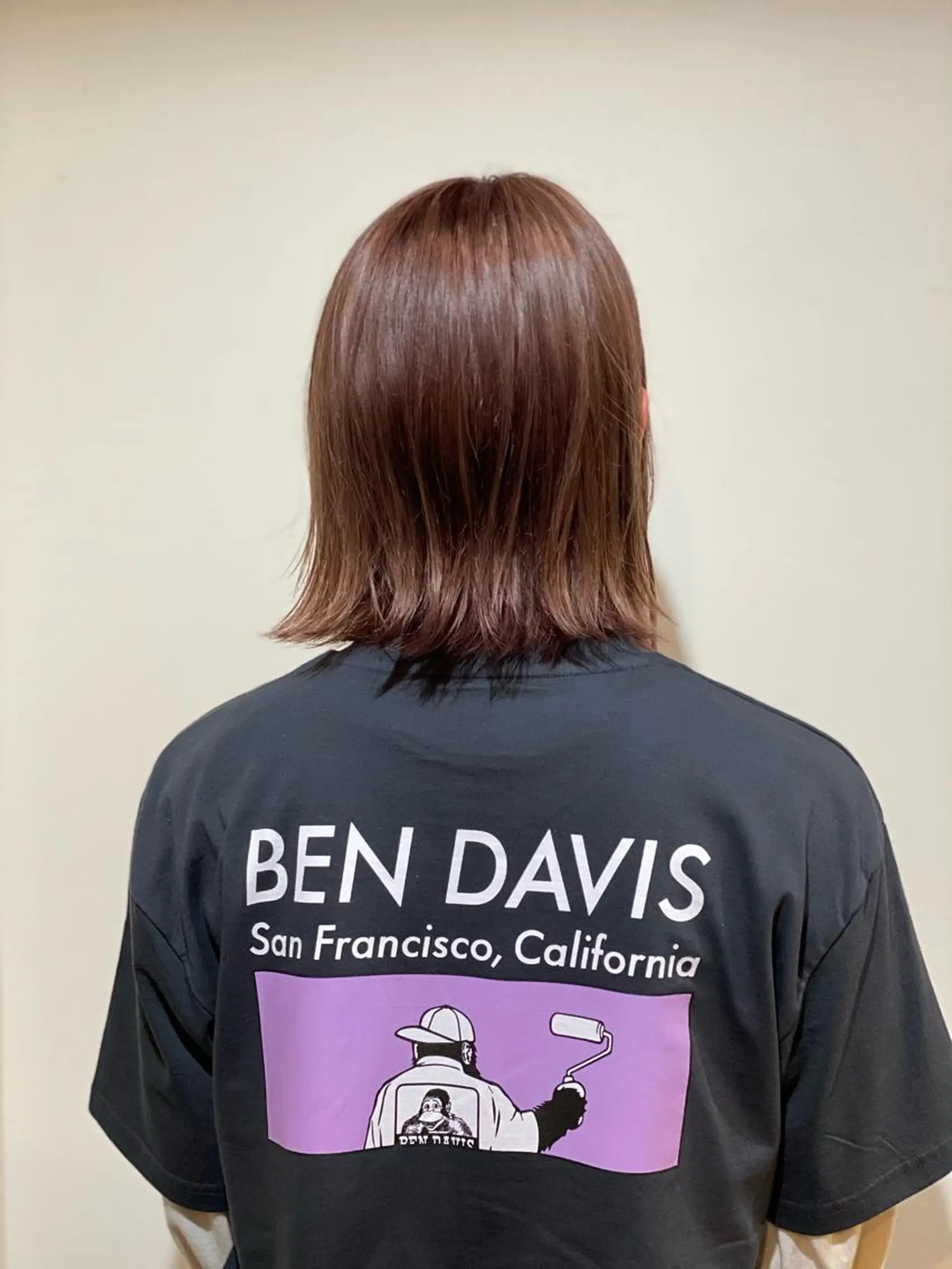 ショート カラー 切りっぱなしボブ ベージュカラー ブリーチ ピンクカラー ピンクベージュ 小川 美奈のヘアスタイル