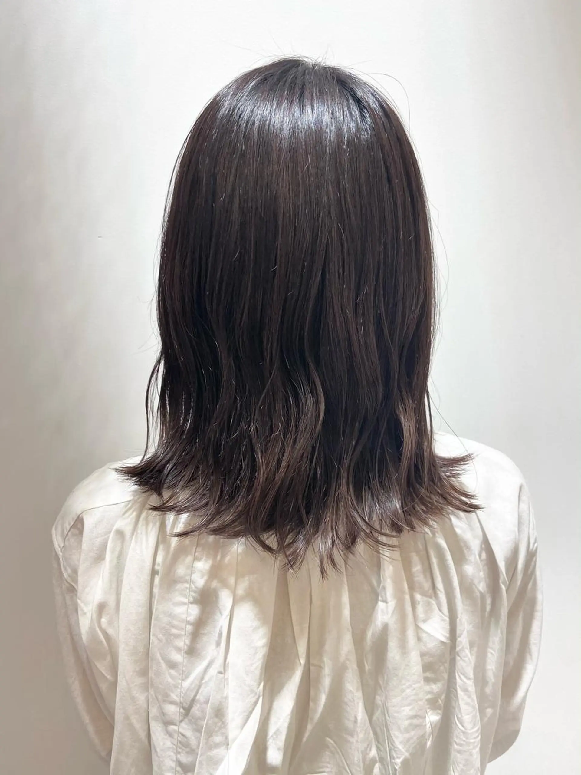 ミディアム カラー ヘアカラー 🐺ウルフ/レイヤー 似合わせ‎🤍沙羅のヘアスタイル