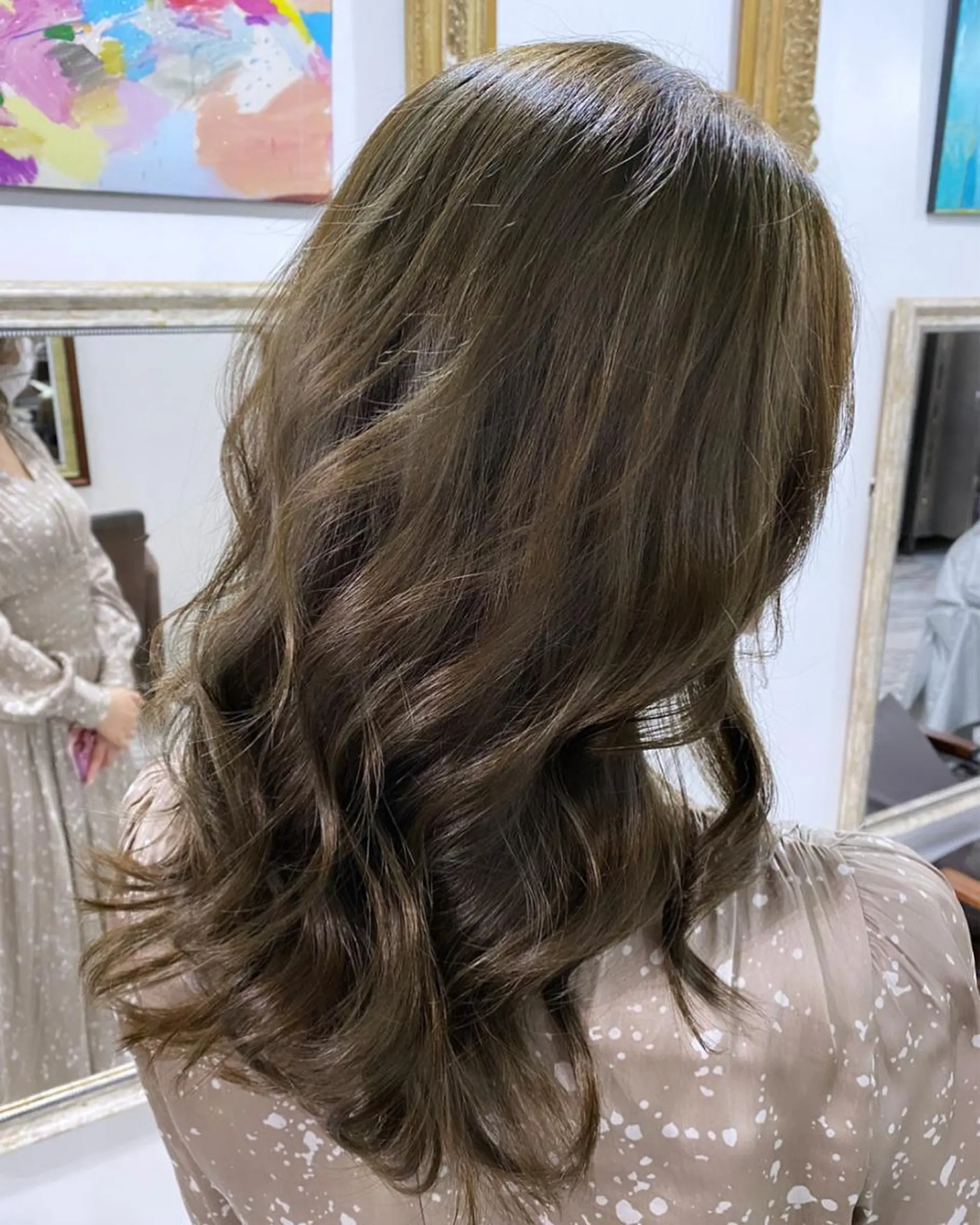 セミロング カラー 👑圧倒的カラー👑 佐々木祐希のヘアスタイル