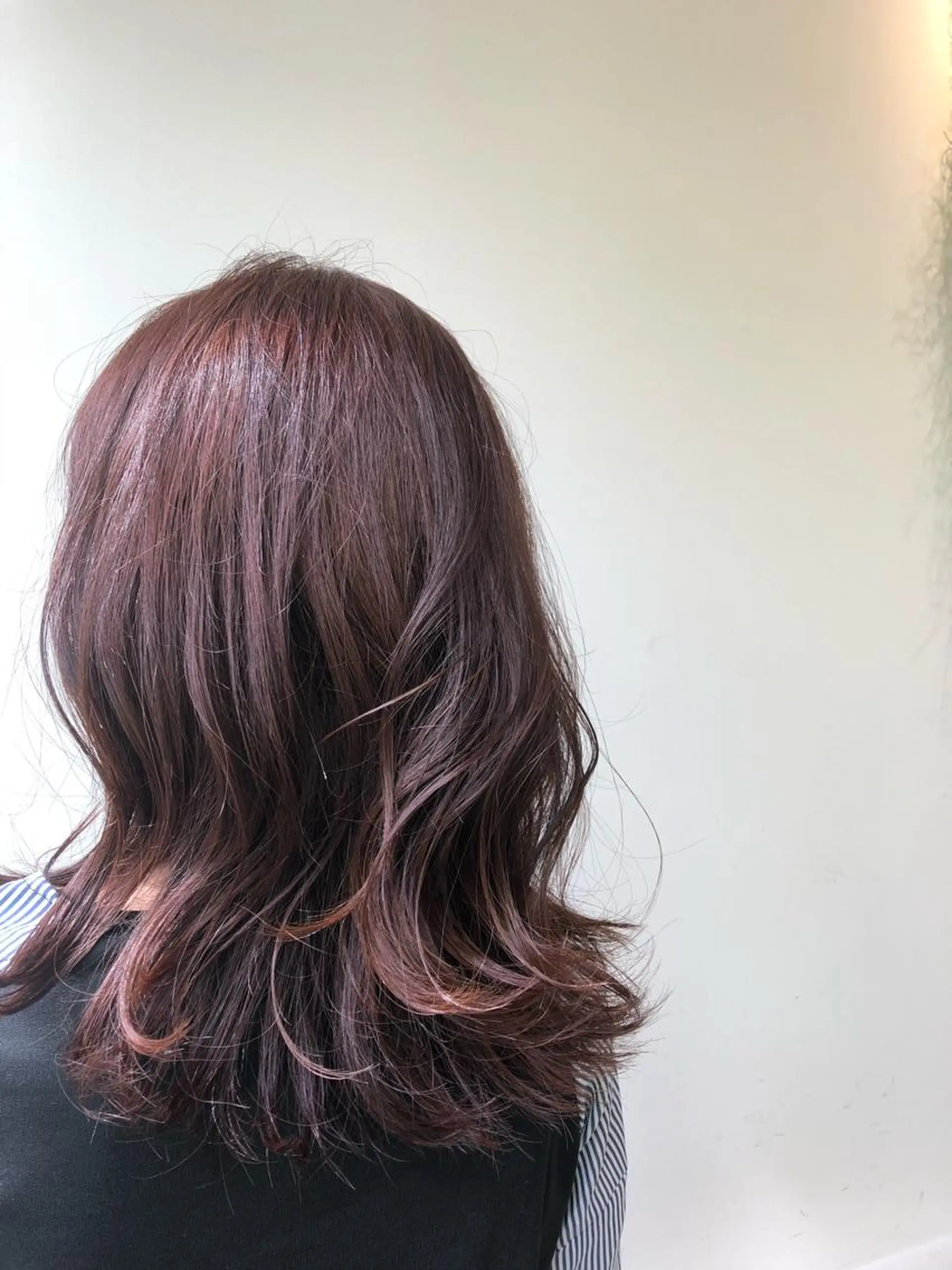 セミロング カラー セミロングパーマ 似合わせカット 徳本 駿太のヘアスタイル