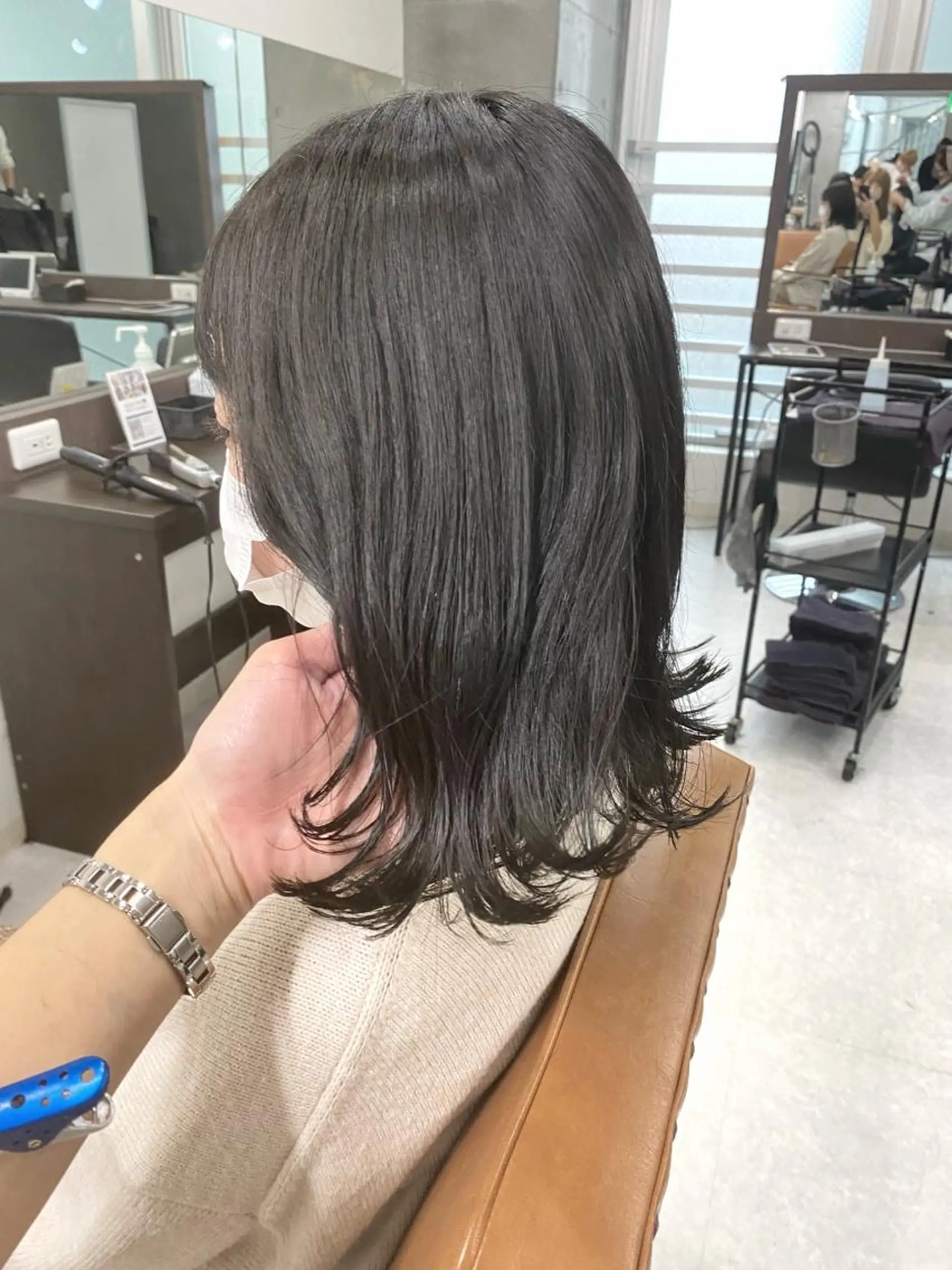 セミロング カラー ヘアアレンジ グレージュ ミント 🌷FUKA🌷 まろやかハイトーンのヘアスタイル