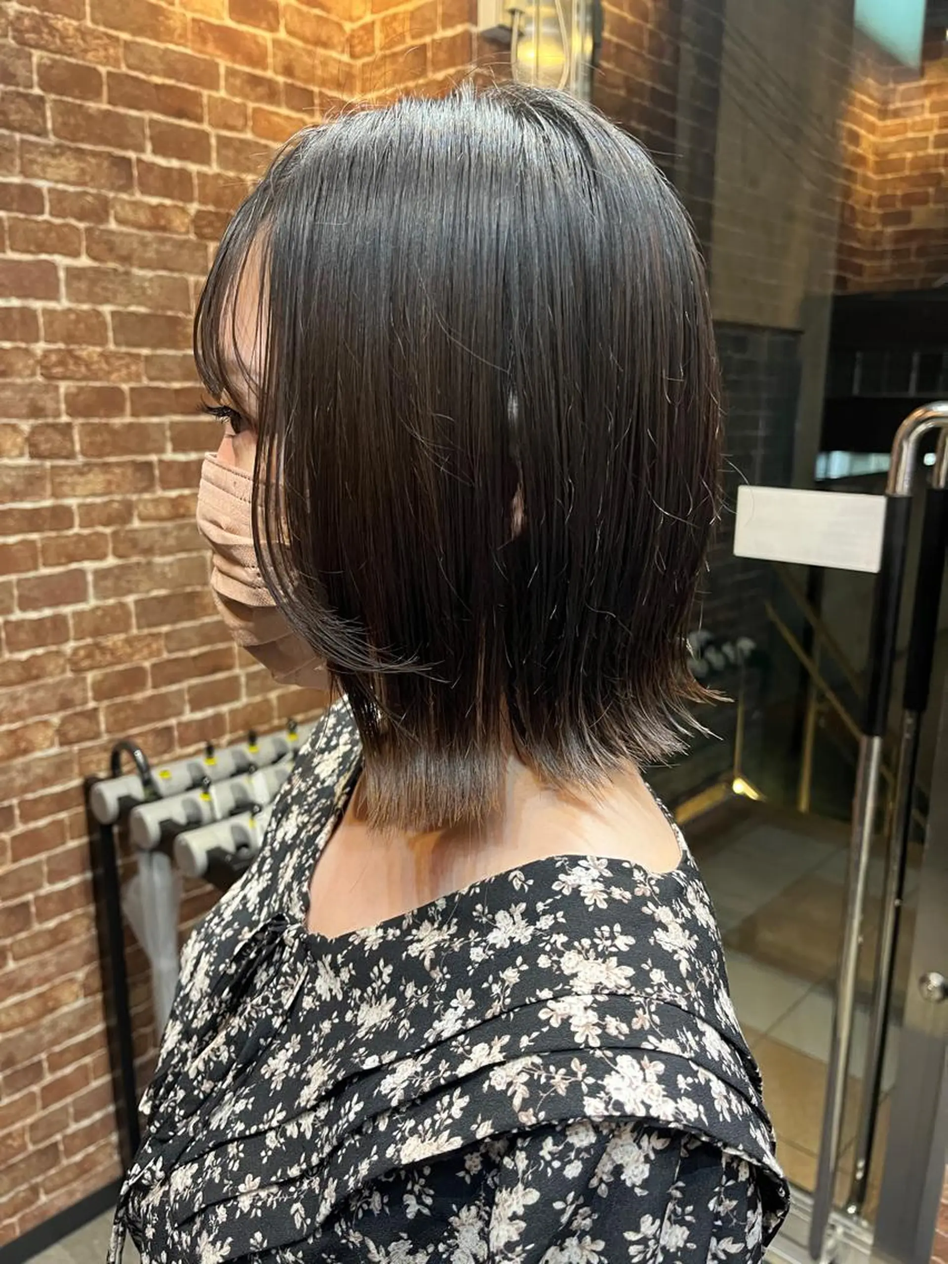 ミディアム カラー パーマ ヘアアレンジ メンズ キッズ ネイル マツエク・マツパ アイブロウ ミディアムパーマ メンズハイライト メンズパーマ ブラウンカラー ケアカラー 久木原 ゆりのヘアスタイル
