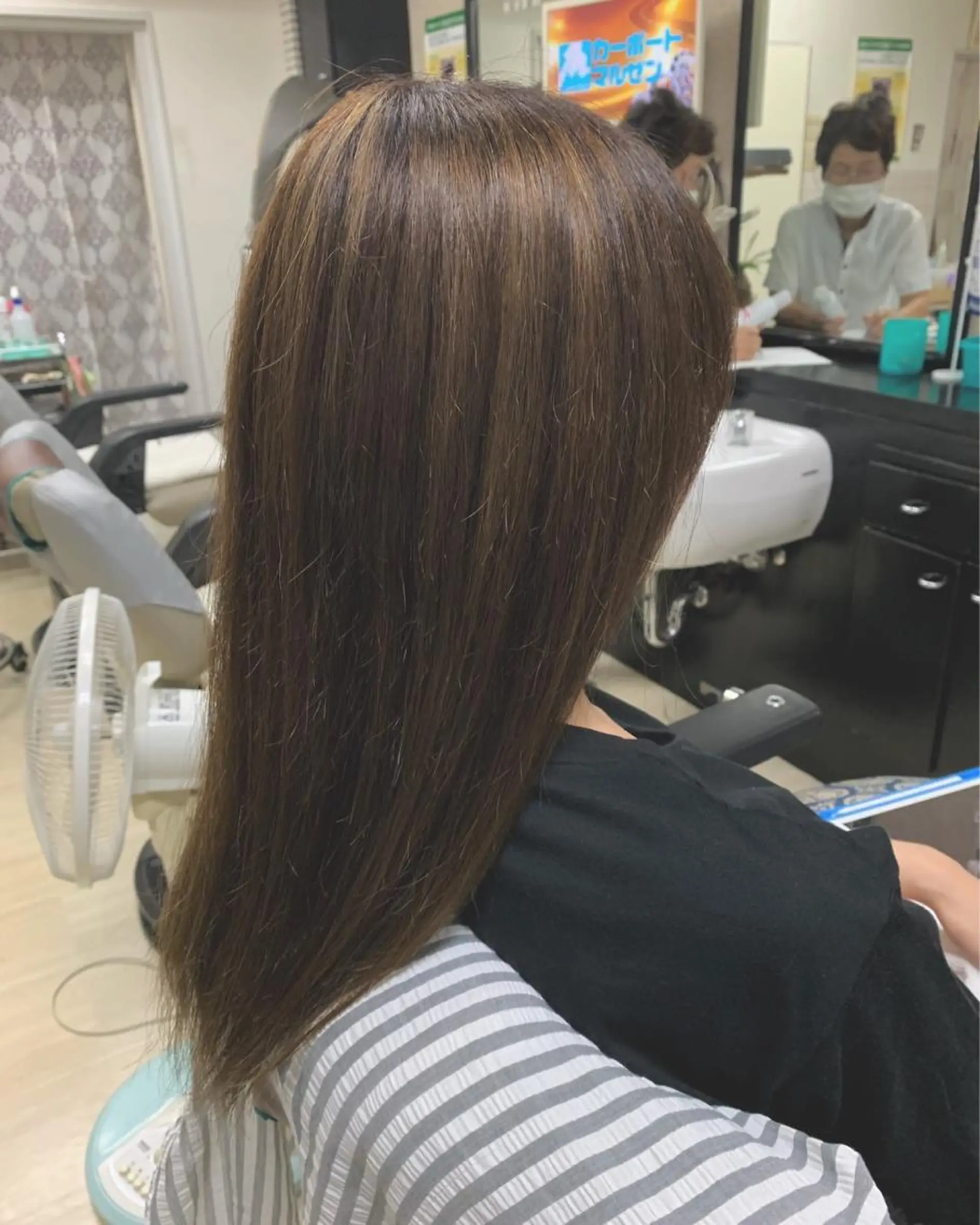 セミロング ハイライト パーマモデル募集中 渥美翔人のヘアスタイル