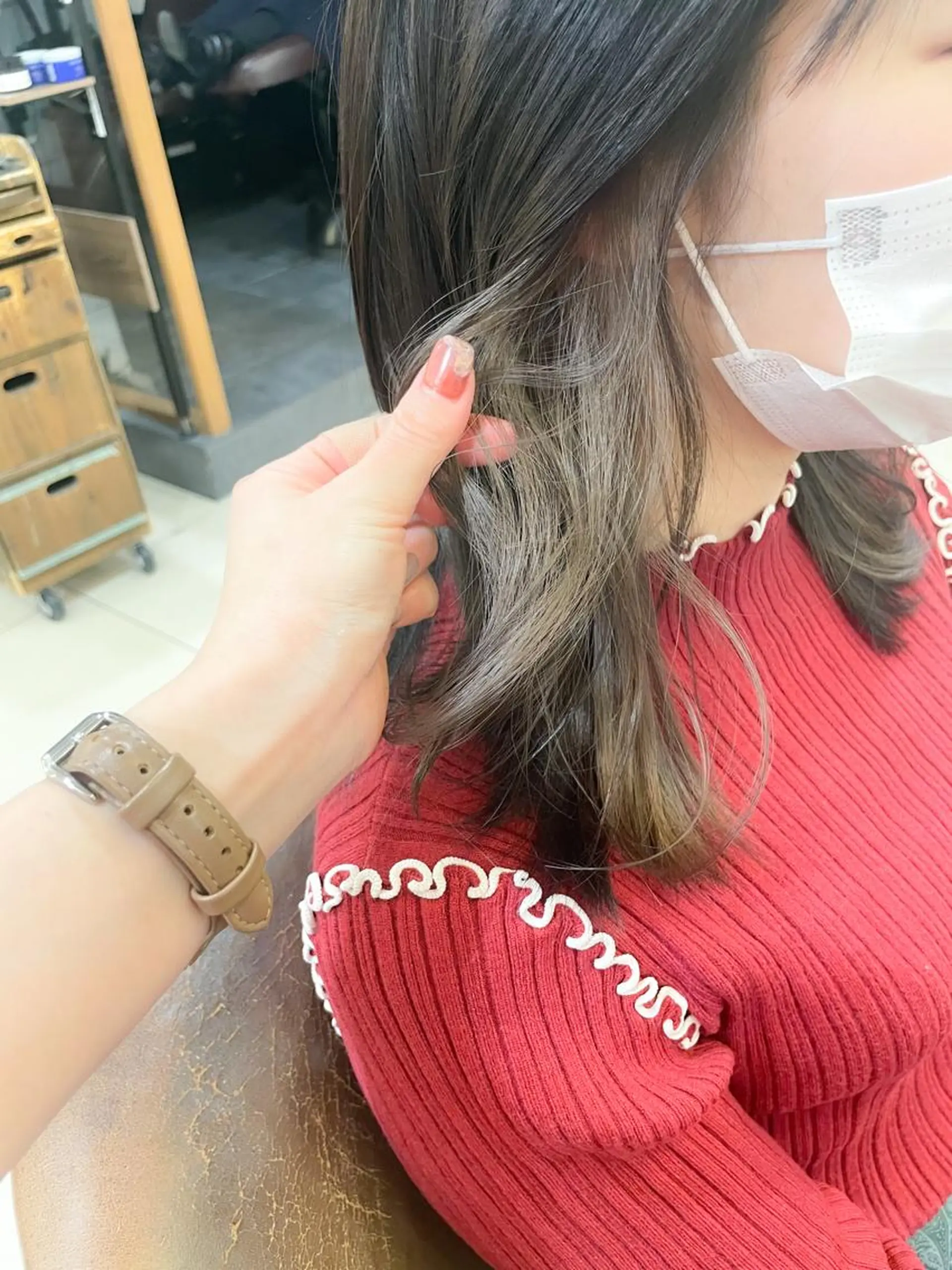 ミディアム カラー グレージュ インナーカラー ヘアカラー ✨カラー支持No.1 🧸ワキ カナコ🧸のヘアスタイル