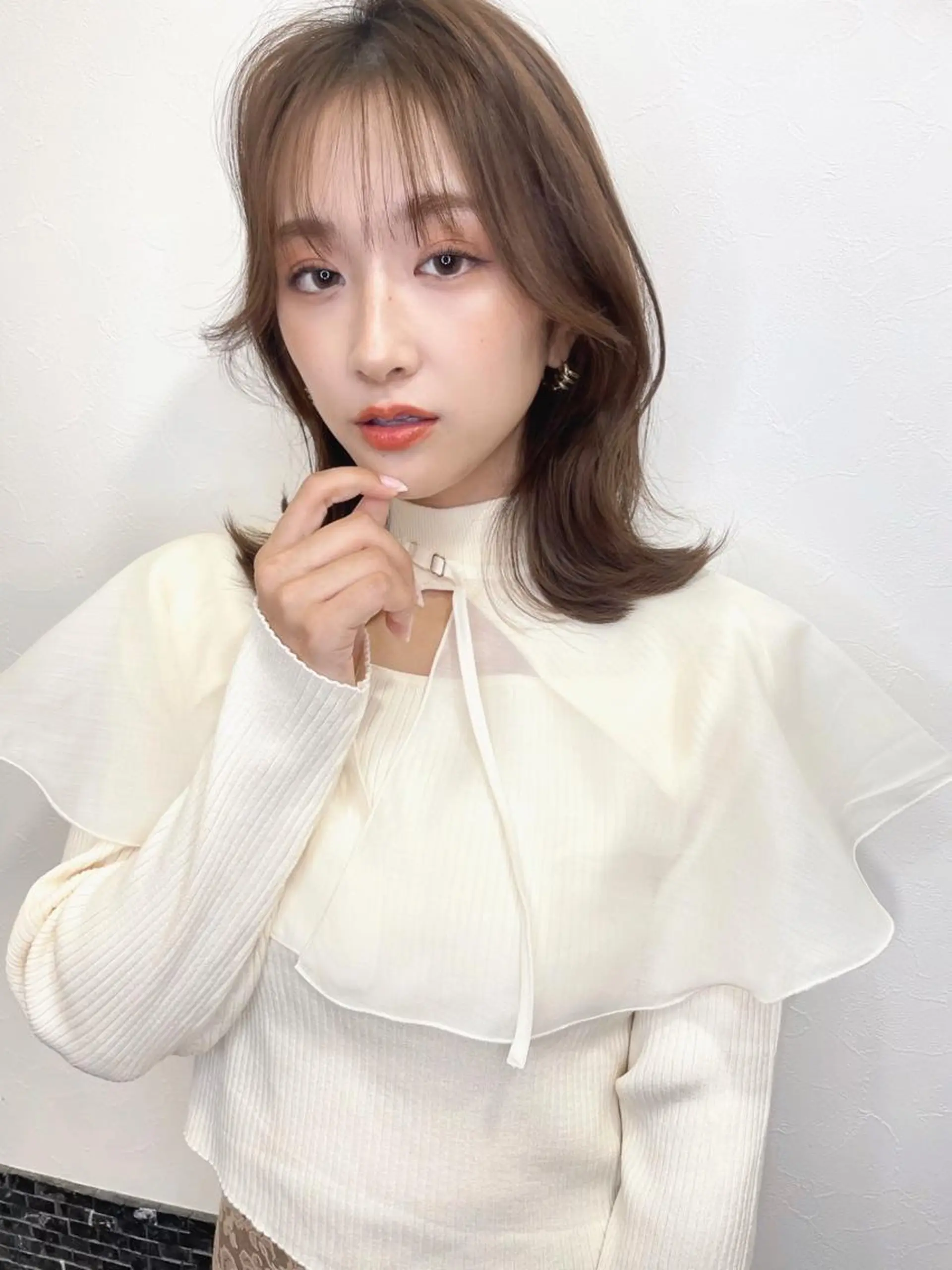 ミディアム カラー レイヤーカット、 大人可愛い　中村美羅のヘアスタイル