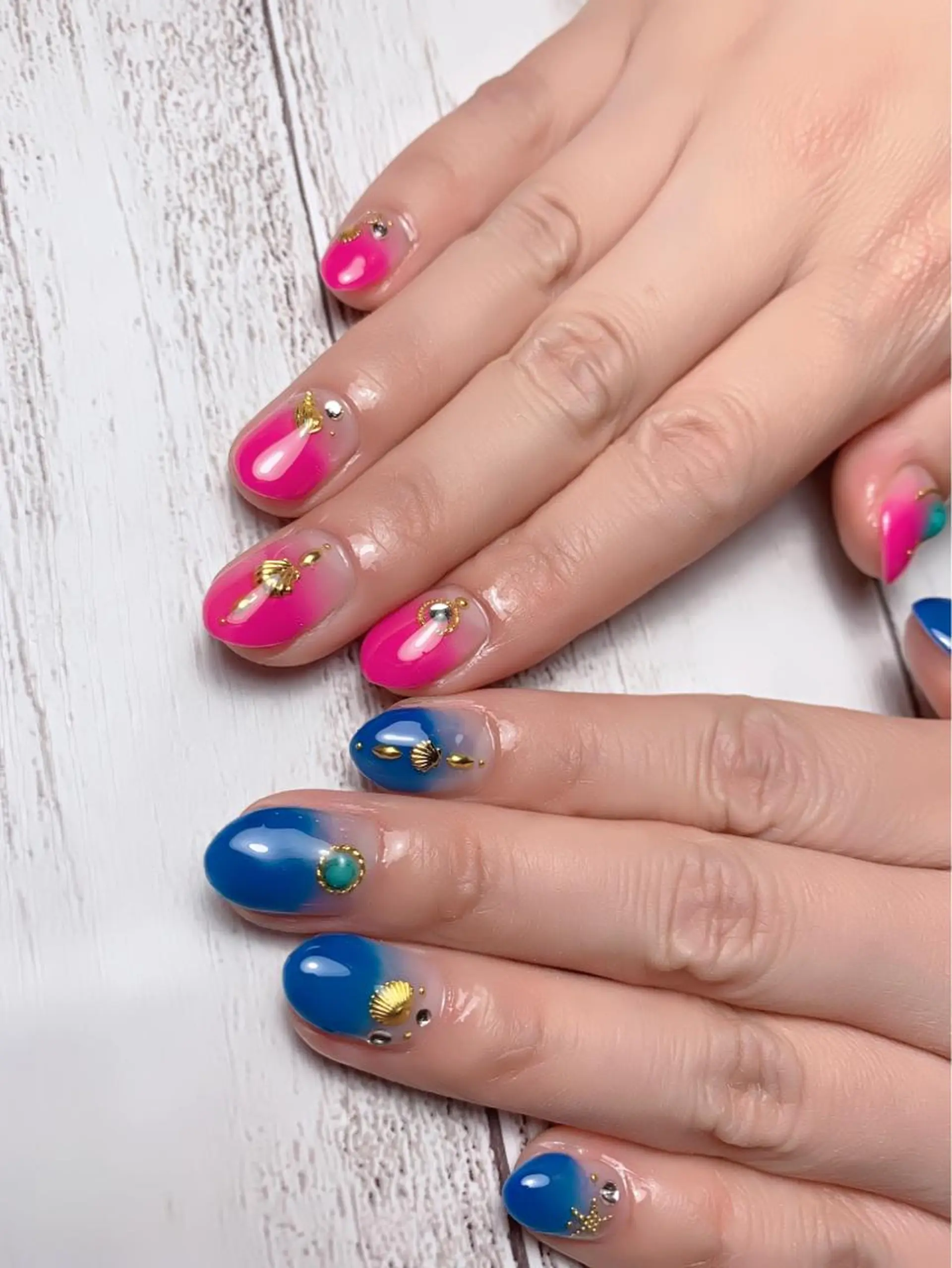 ネイル 菅野 愛花のネイルデザイン