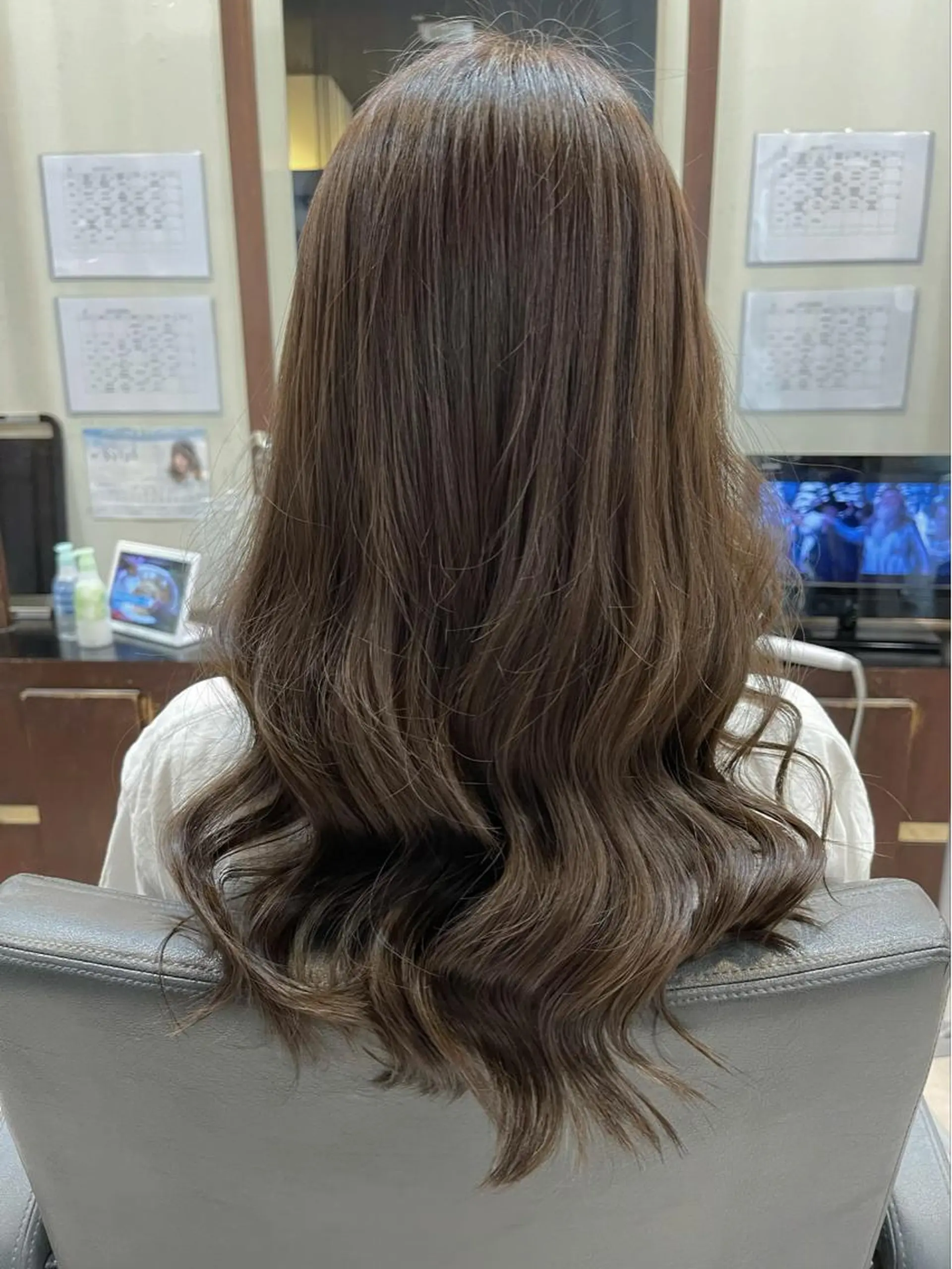 ロング カラー グレージュ カット ヘアカラー トリートメント Zina天王寺 CHIAKIのヘアスタイル