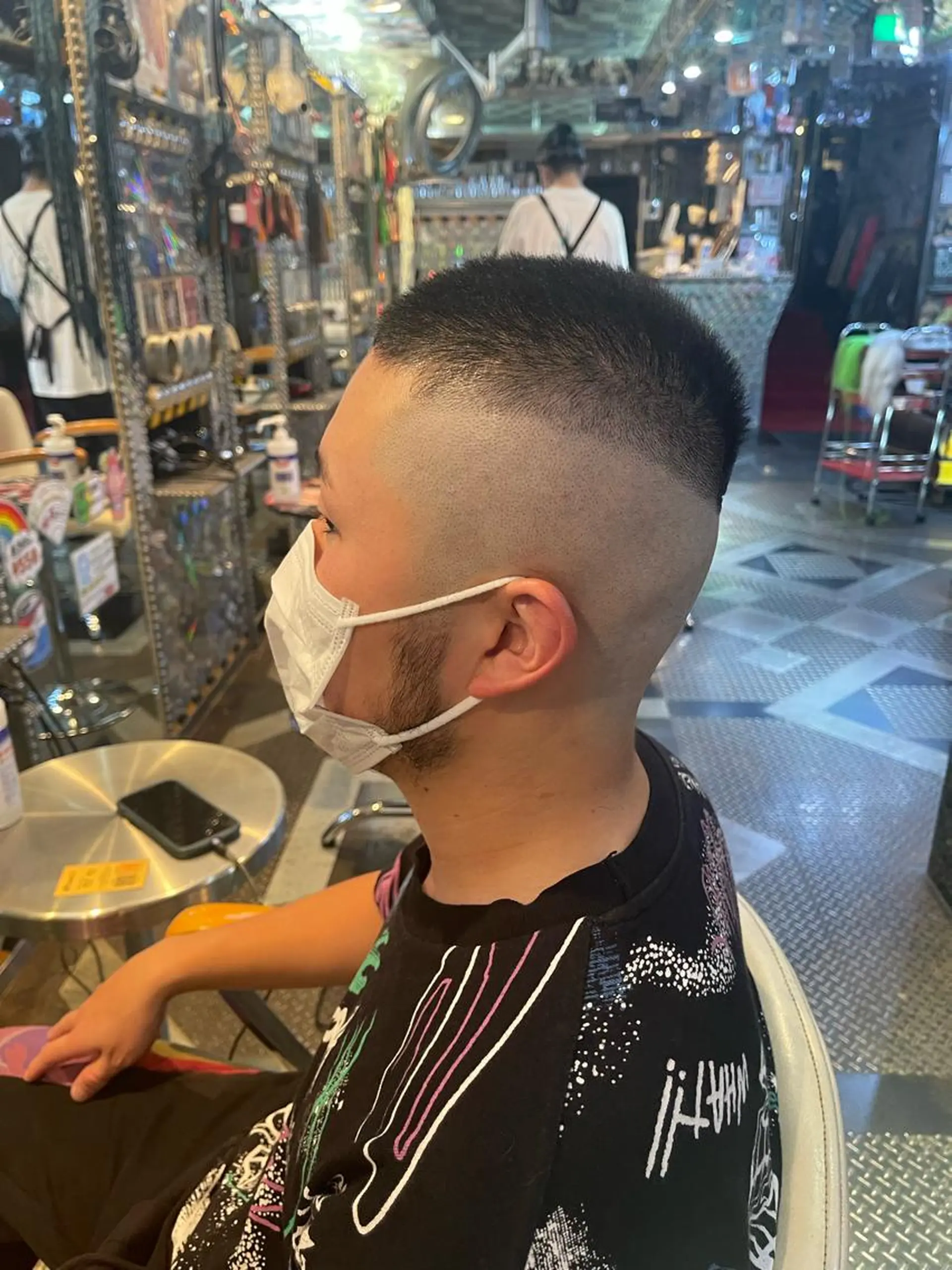 ショート カラー メンズ フェードカット スキンフェード 🌈派手髪エクステ ブレイズ🌈ひろとのヘアスタイル