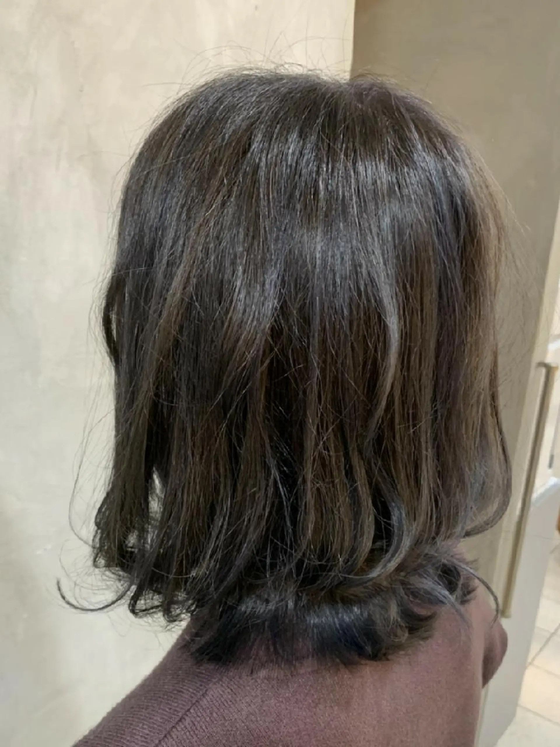 ミディアム 岡田 駿也のヘアスタイル