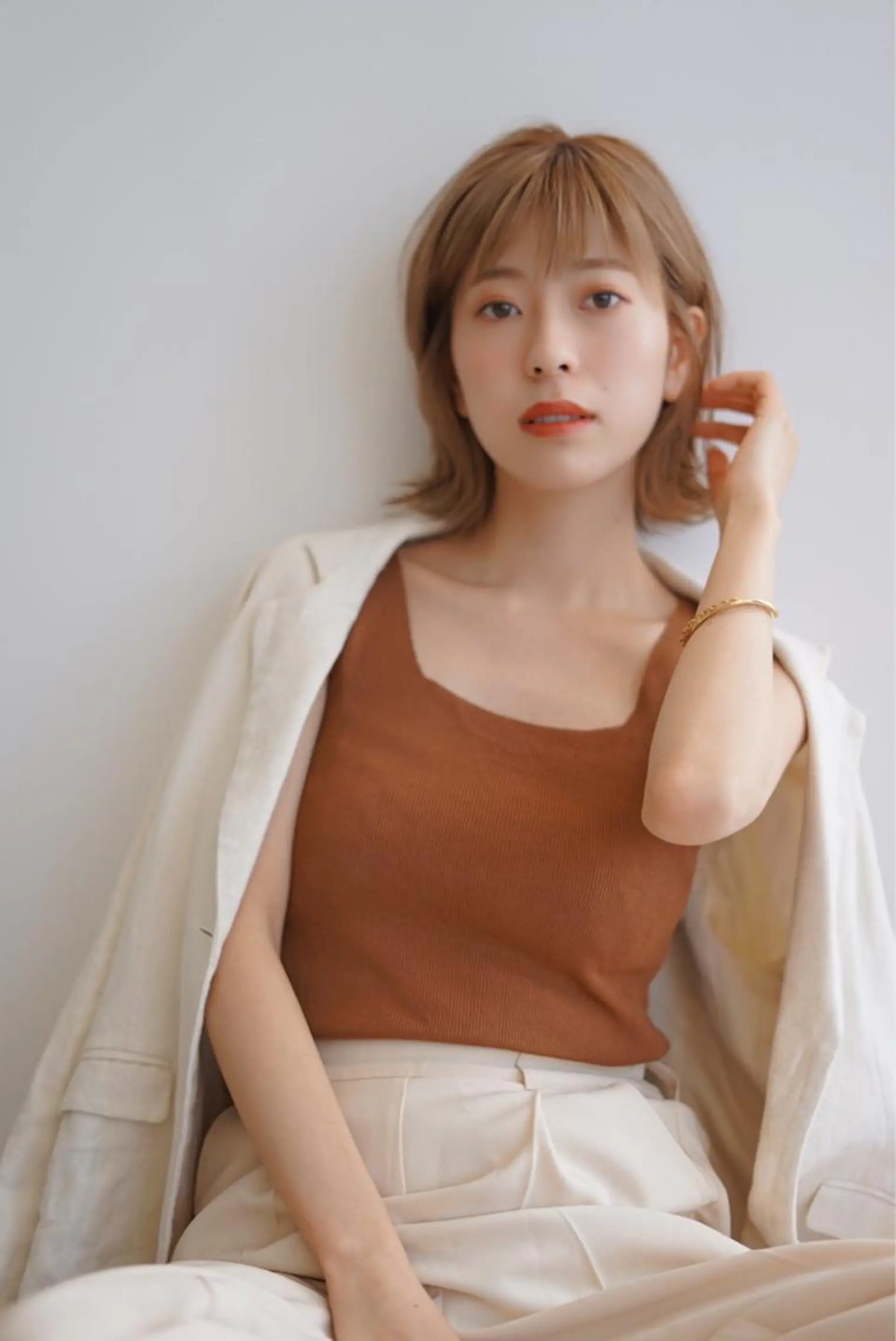 ショート カラー アッシュ ブリーチ ケアブリーチ 透明感カラー ダブルカラー モリシュンスケ /レイヤー/髪質改善のヘアスタイル